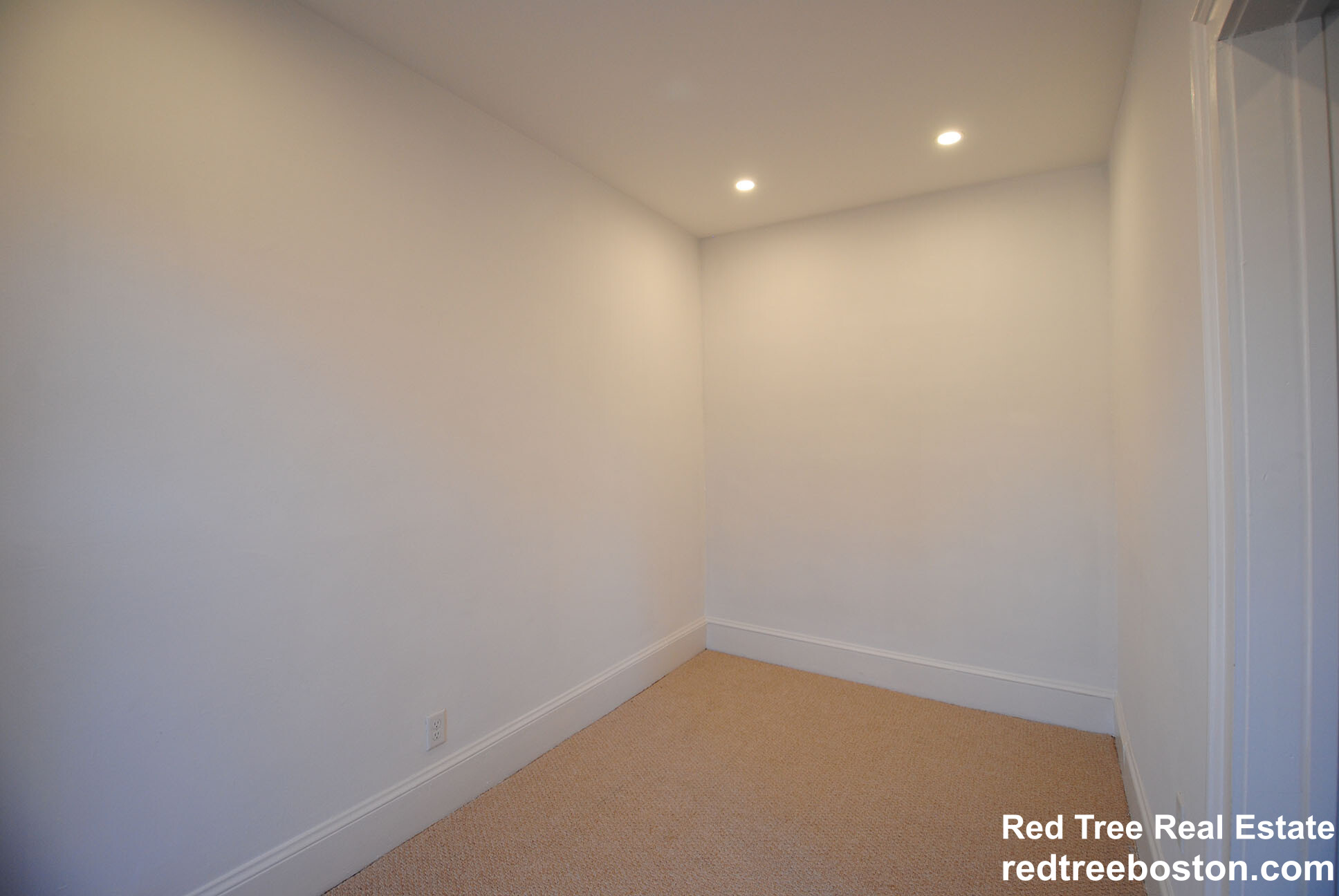 225 Newbury St, Back Bay