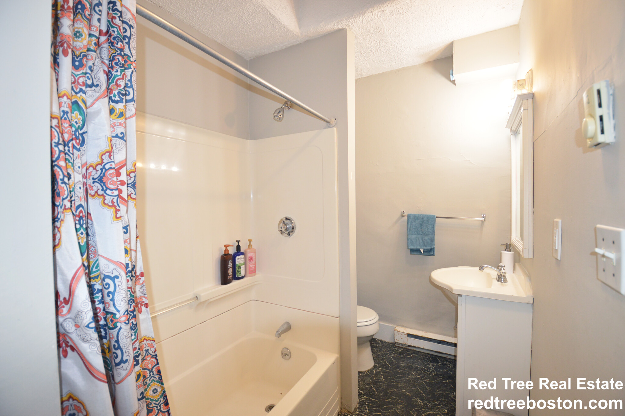3 bed, 1 bath apartment for rent at 1 Alleghany St Unit 3, Mission Hill — photo 2 of 14