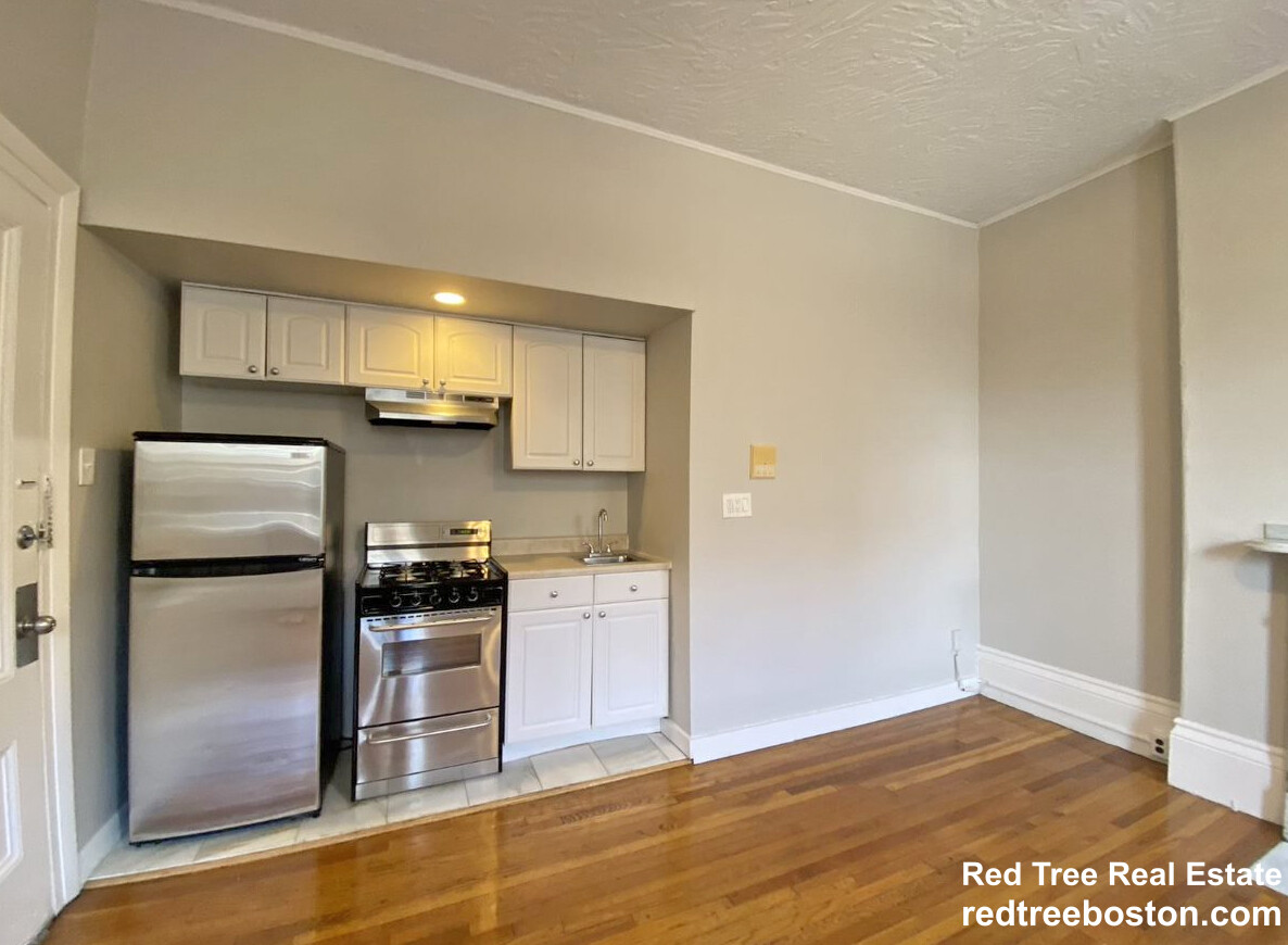 Studio bed, 1 bath apartment for rent at 120 Charles St Unit 8, Beacon Hill — photo 1 of 8