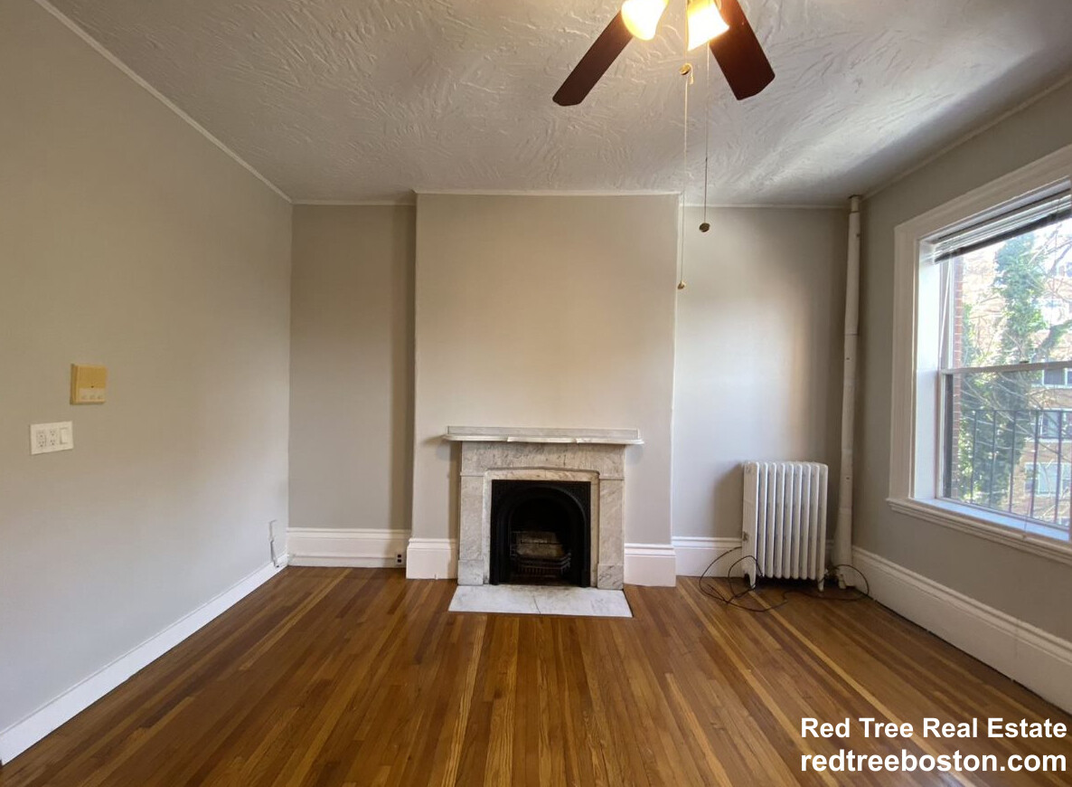 Studio bed, 1 bath apartment for rent at 120 Charles St Unit 8, Beacon Hill — photo 4 of 8
