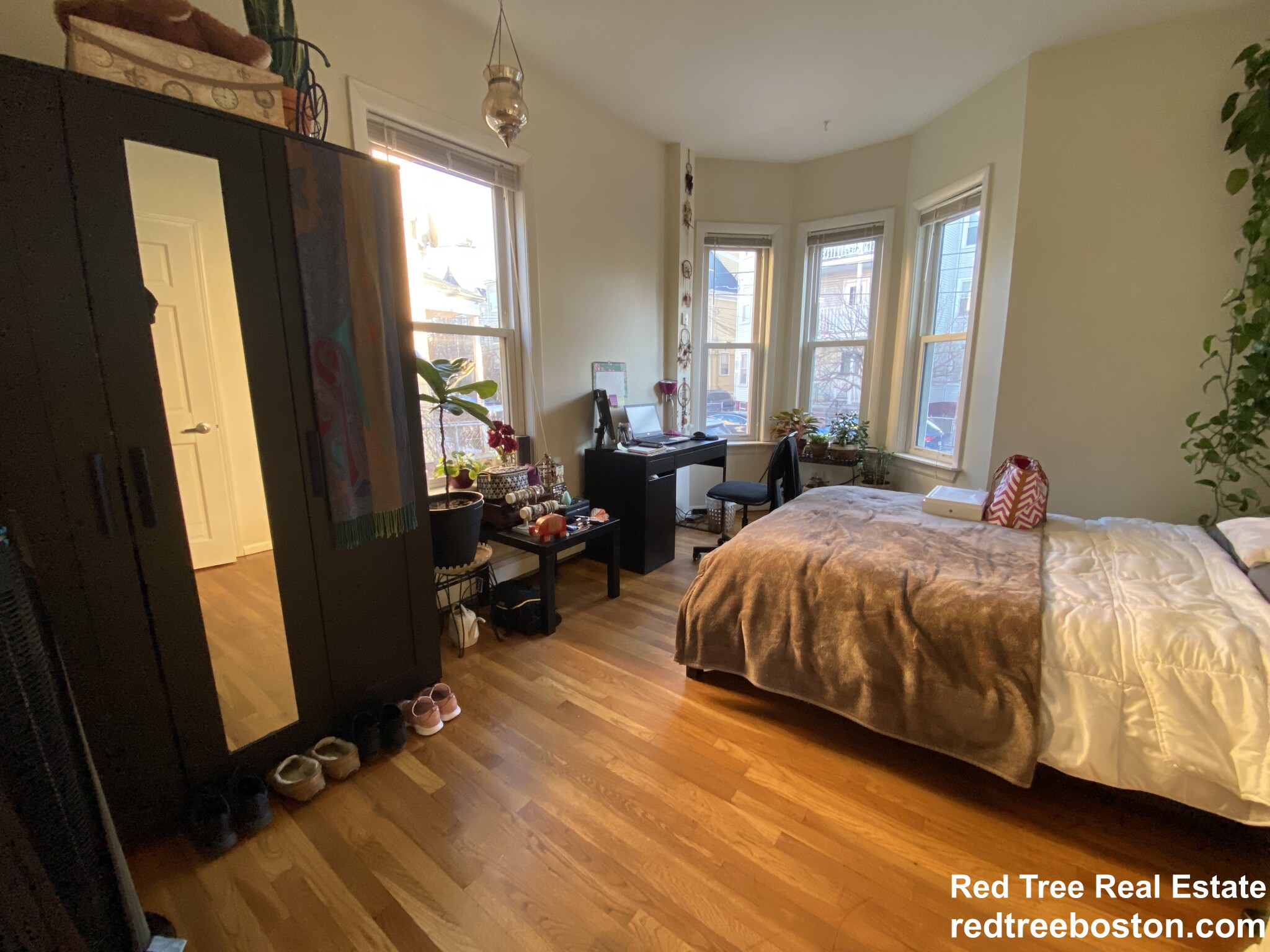 11 Stickney Ave, East Somerville