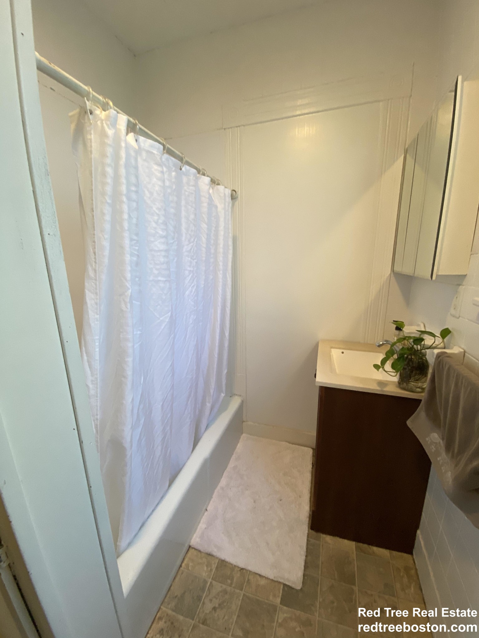 11 Stickney Ave, East Somerville