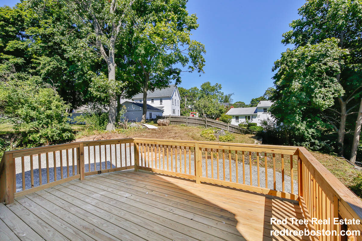 77 Rock Glen Rd, Medford