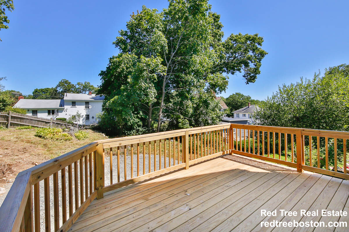 77 Rock Glen Rd, Medford
