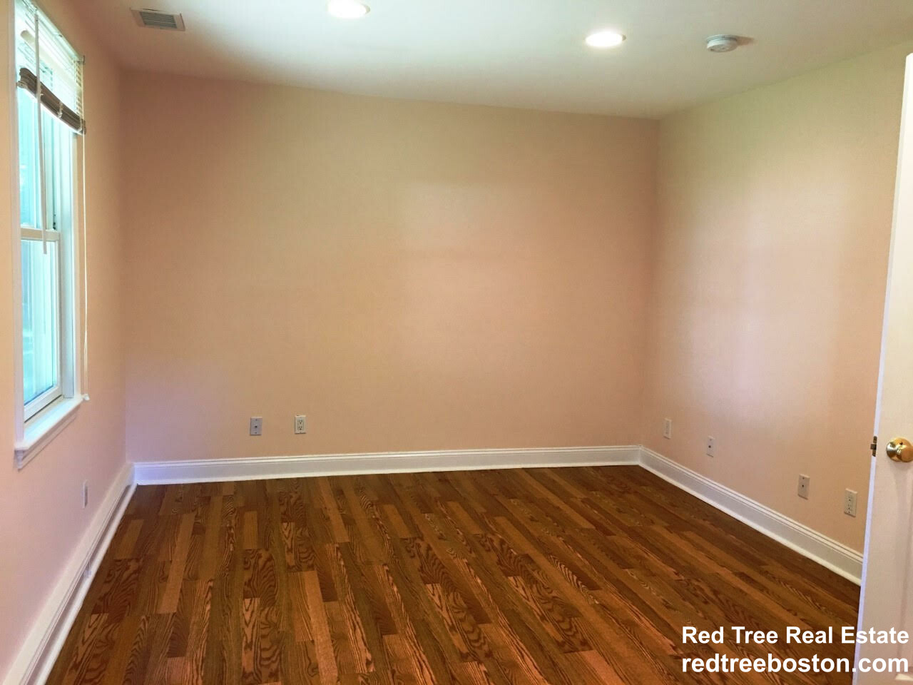 1 bed, 1 bath apartment for rent at 42 Wiswall Rd Unit IN-LAW, Newton — photo 4 of 9