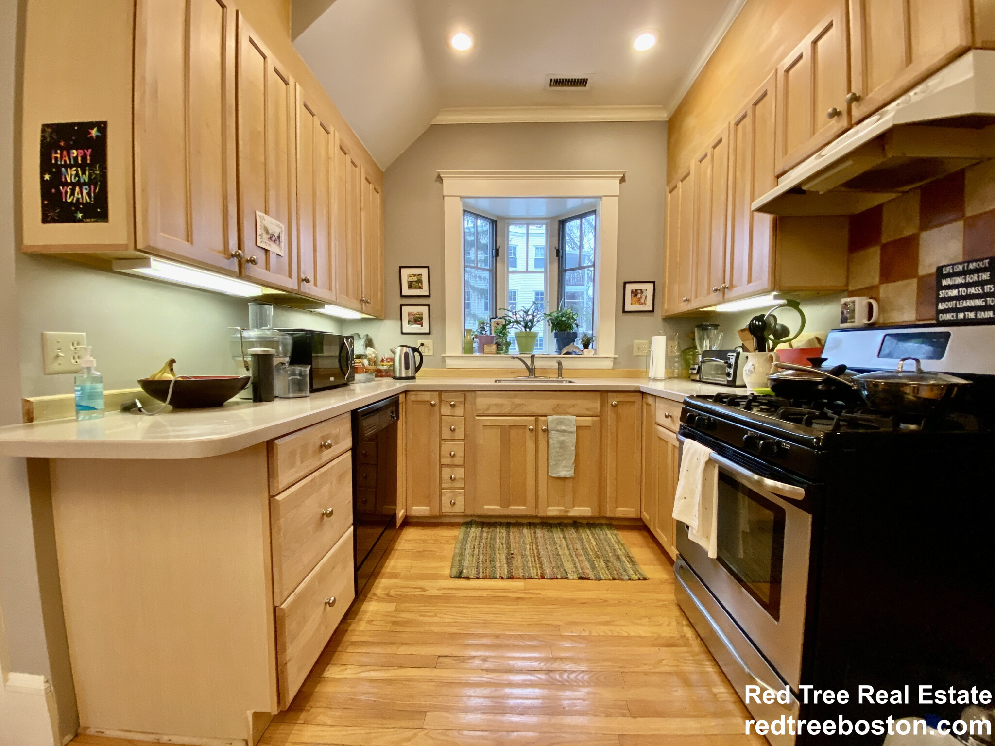 24 Grovenor Rd, Jamaica Plain