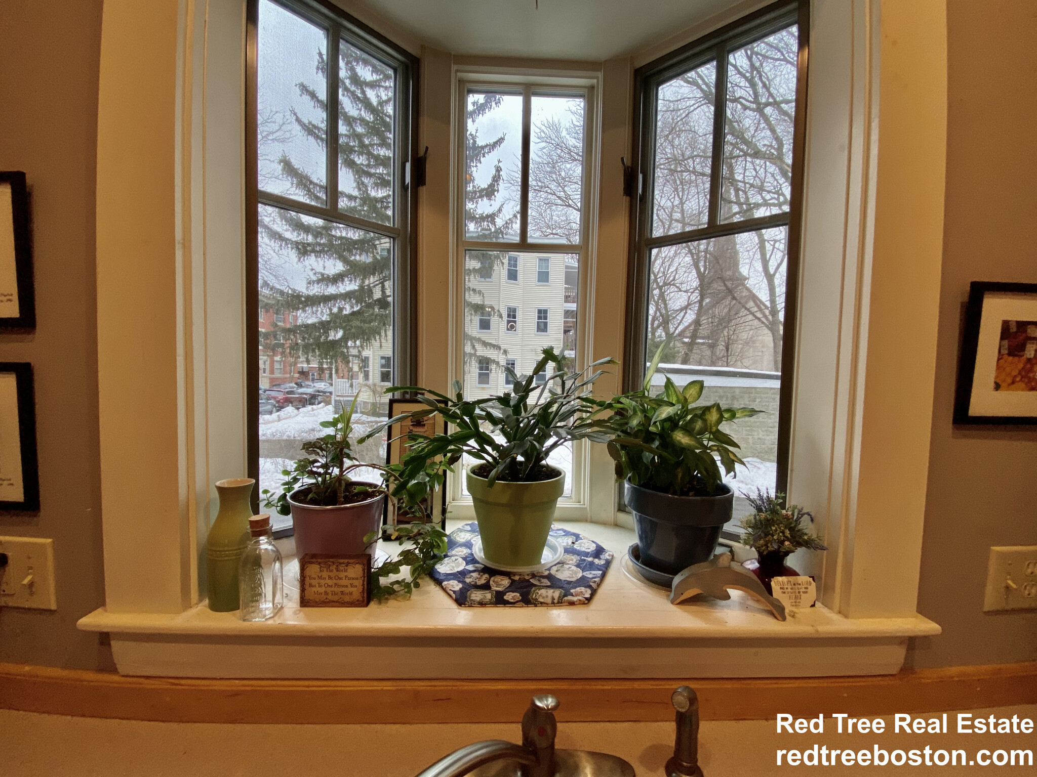 24 Grovenor Rd, Jamaica Plain