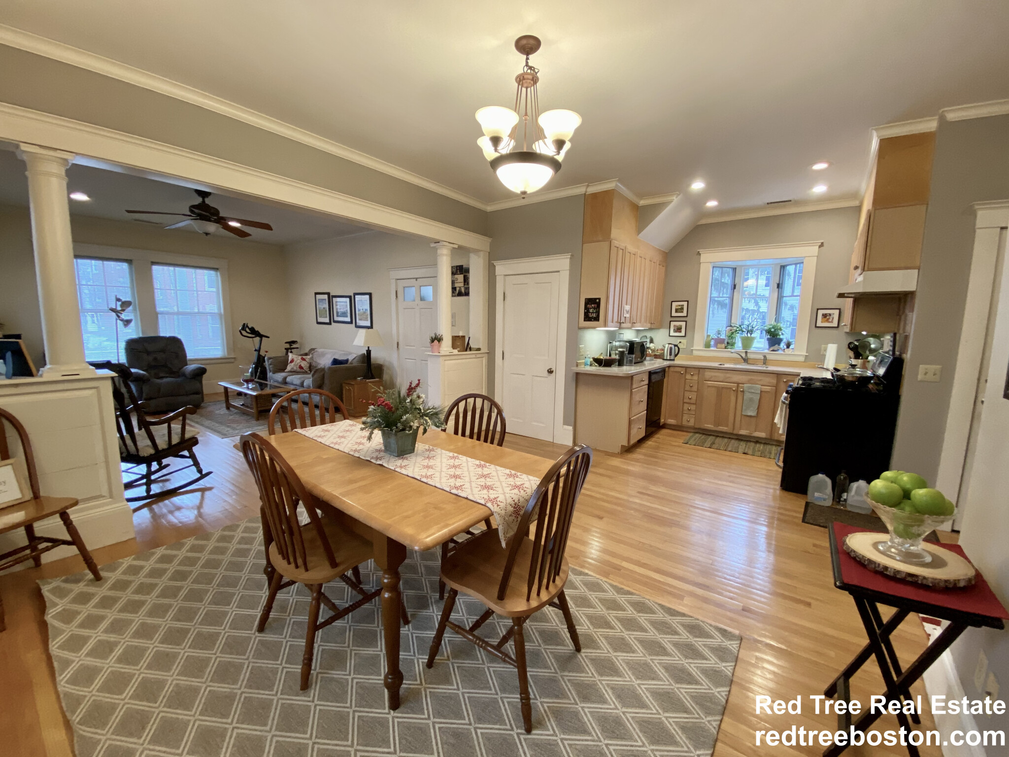 24 Grovenor Rd, Jamaica Plain