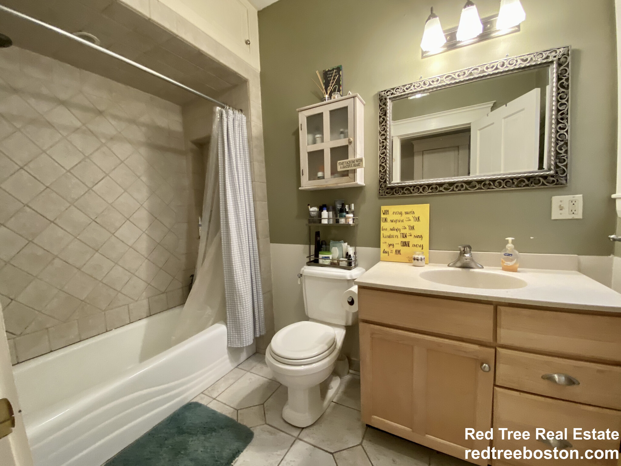 24 Grovenor Rd, Jamaica Plain