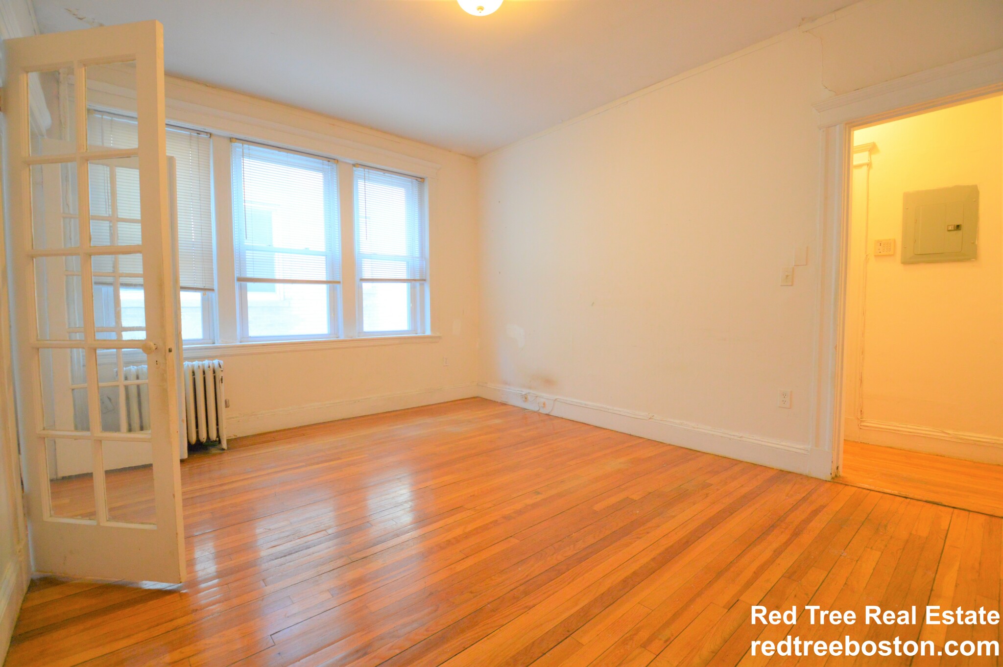 Studio bed, 1 bath apartment for rent at 1629 Commonwealth Ave Unit 11, Brighton — photo 2 of 7