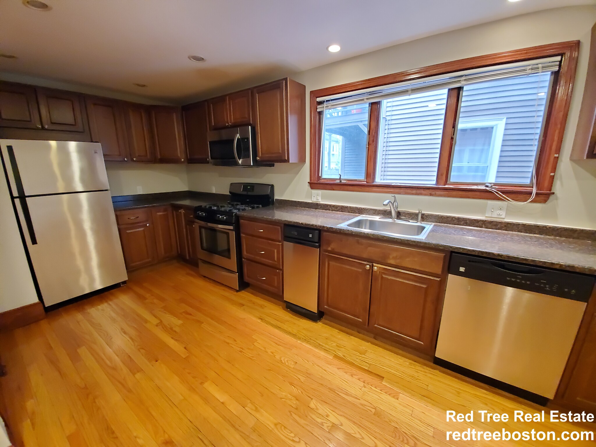 3 bed, 1 bath apartment for rent at 36 Speridakis Ter, Cambridgeport — photo 9 of 13