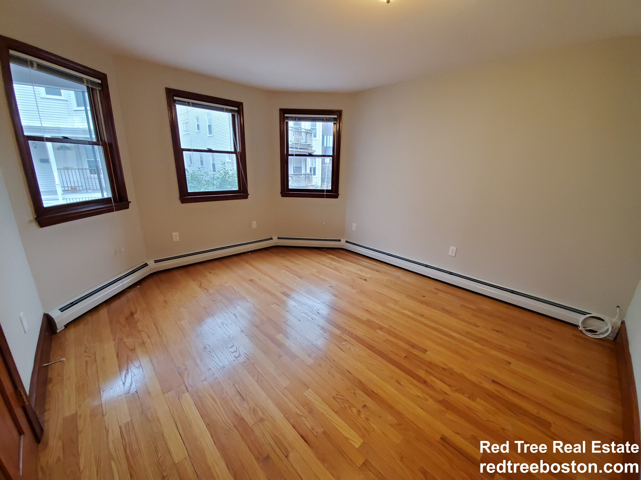 3 bed, 1 bath apartment for rent at 36 Speridakis Ter, Cambridgeport — photo 2 of 13