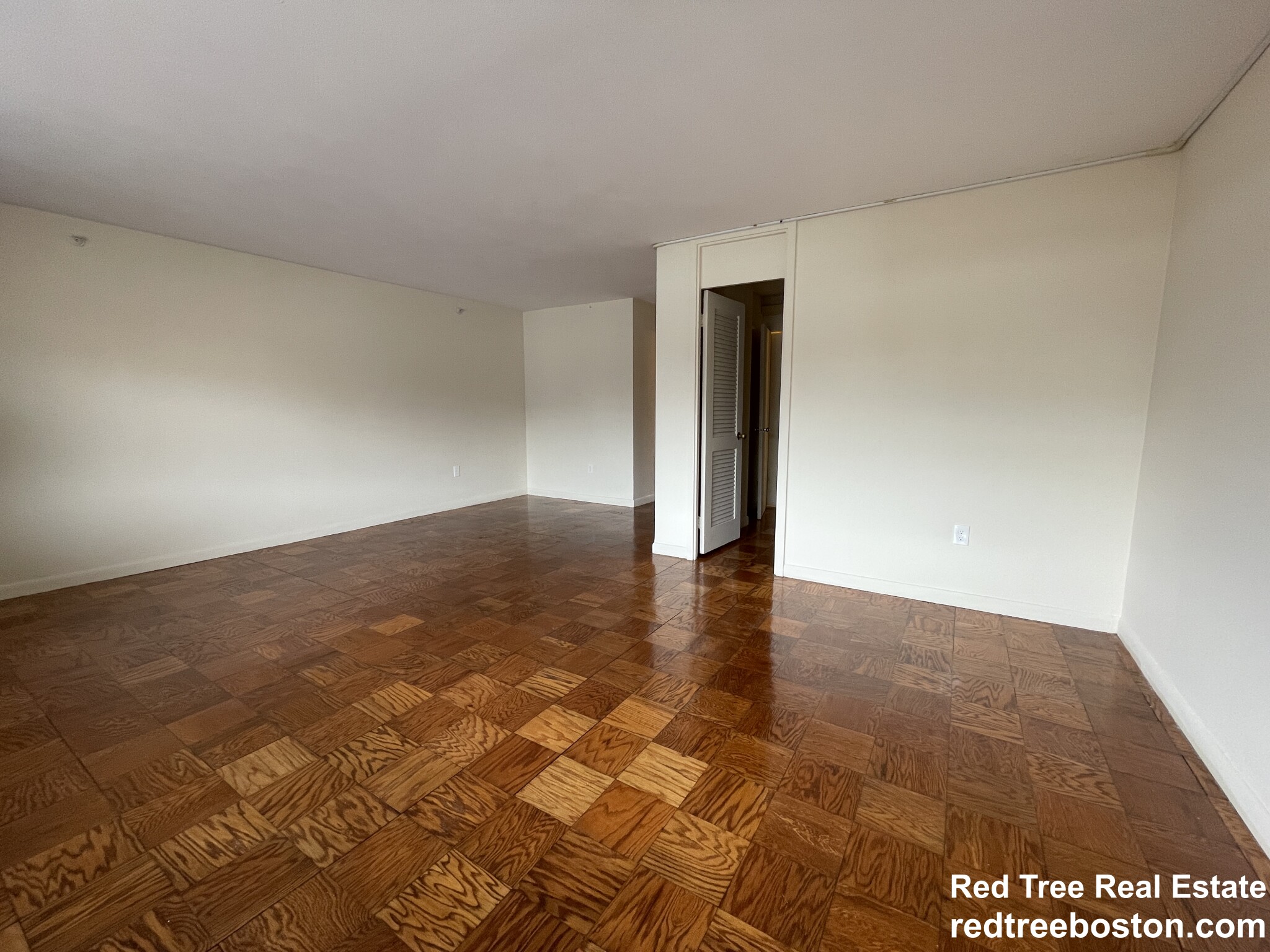 101 Monmouth St, Longwood