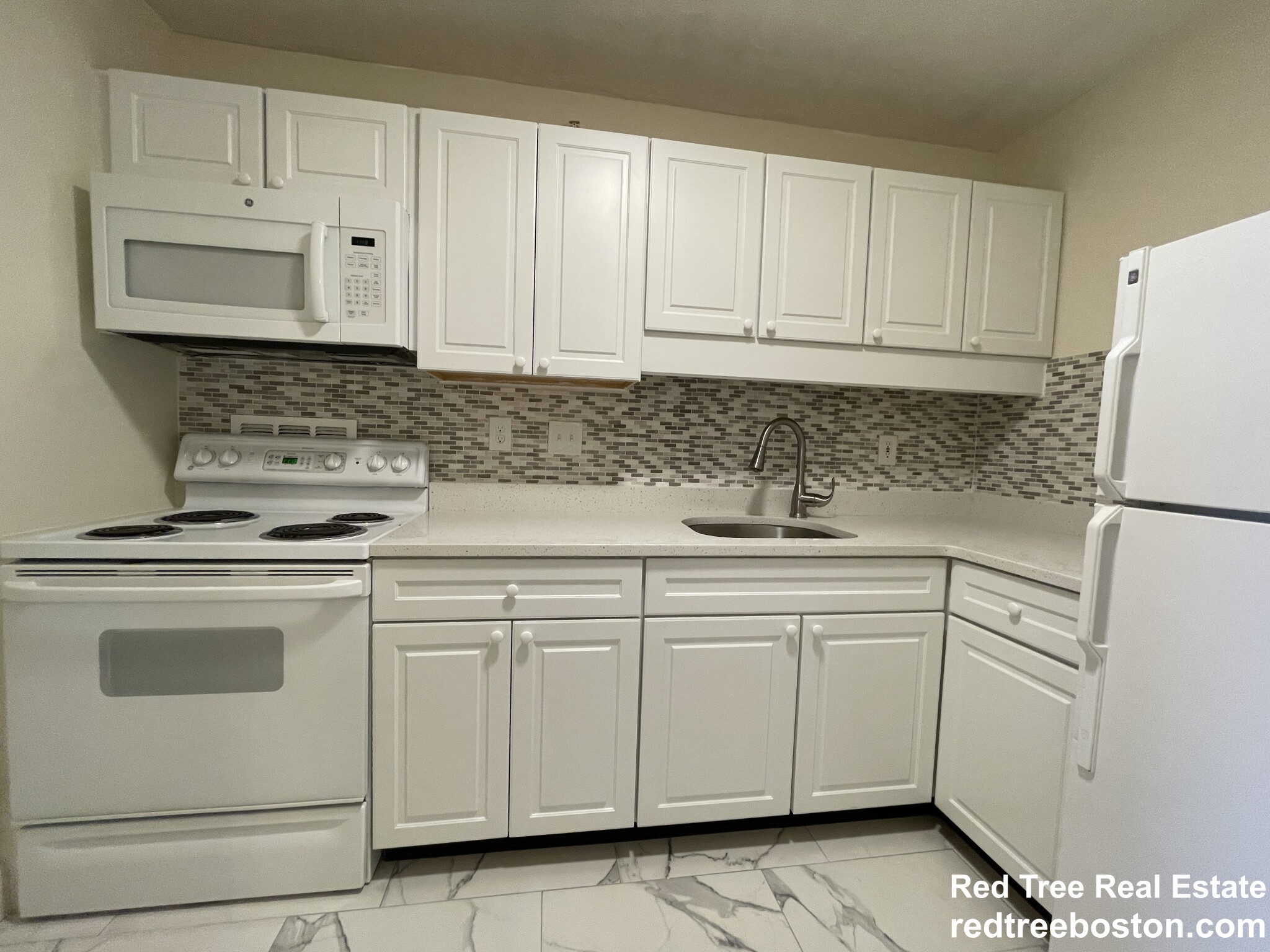 101 Monmouth St, Longwood