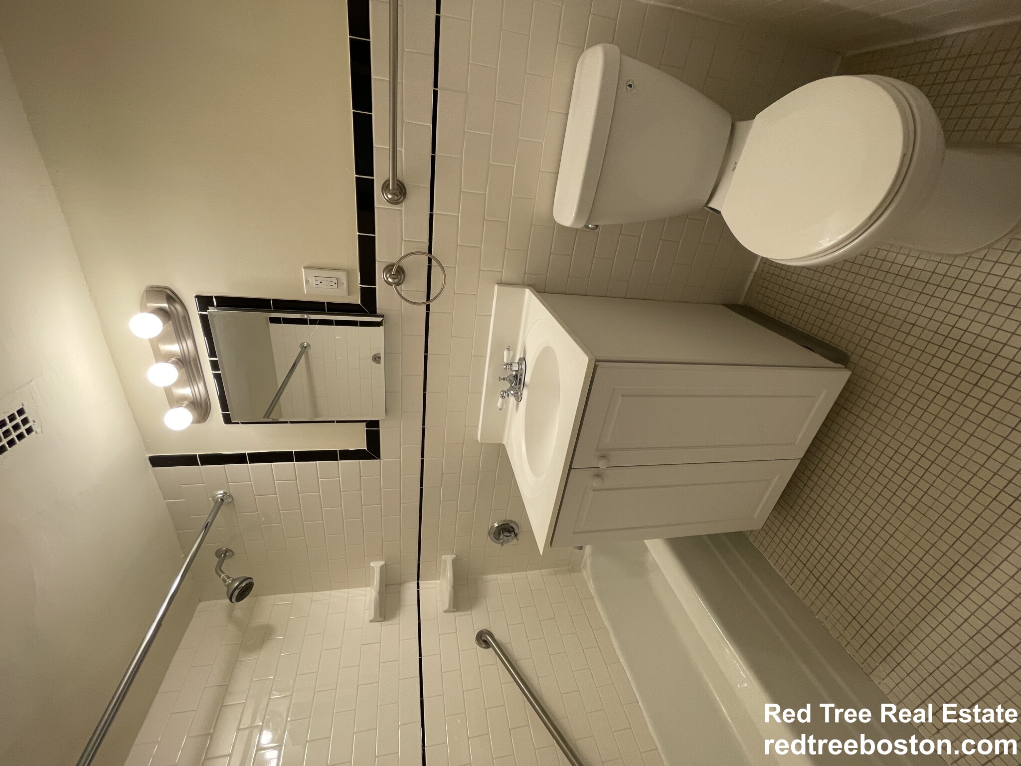 101 Monmouth St, Longwood