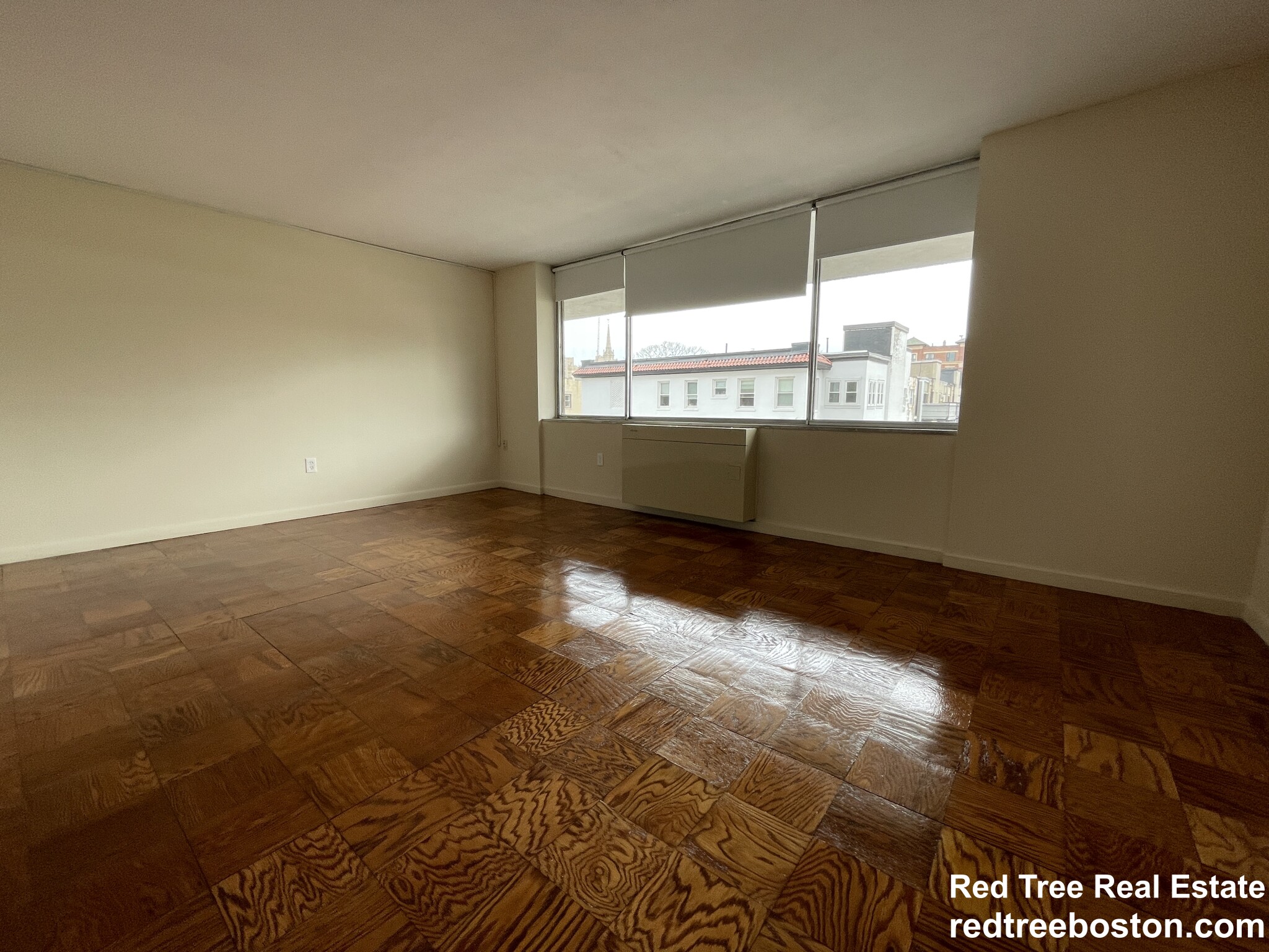 101 Monmouth St, Longwood