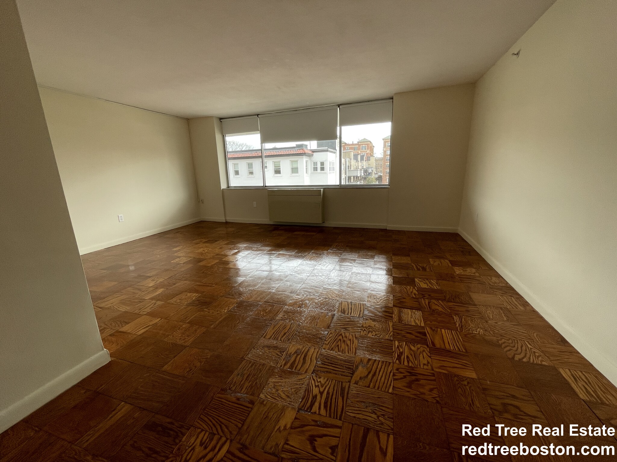 101 Monmouth St, Longwood