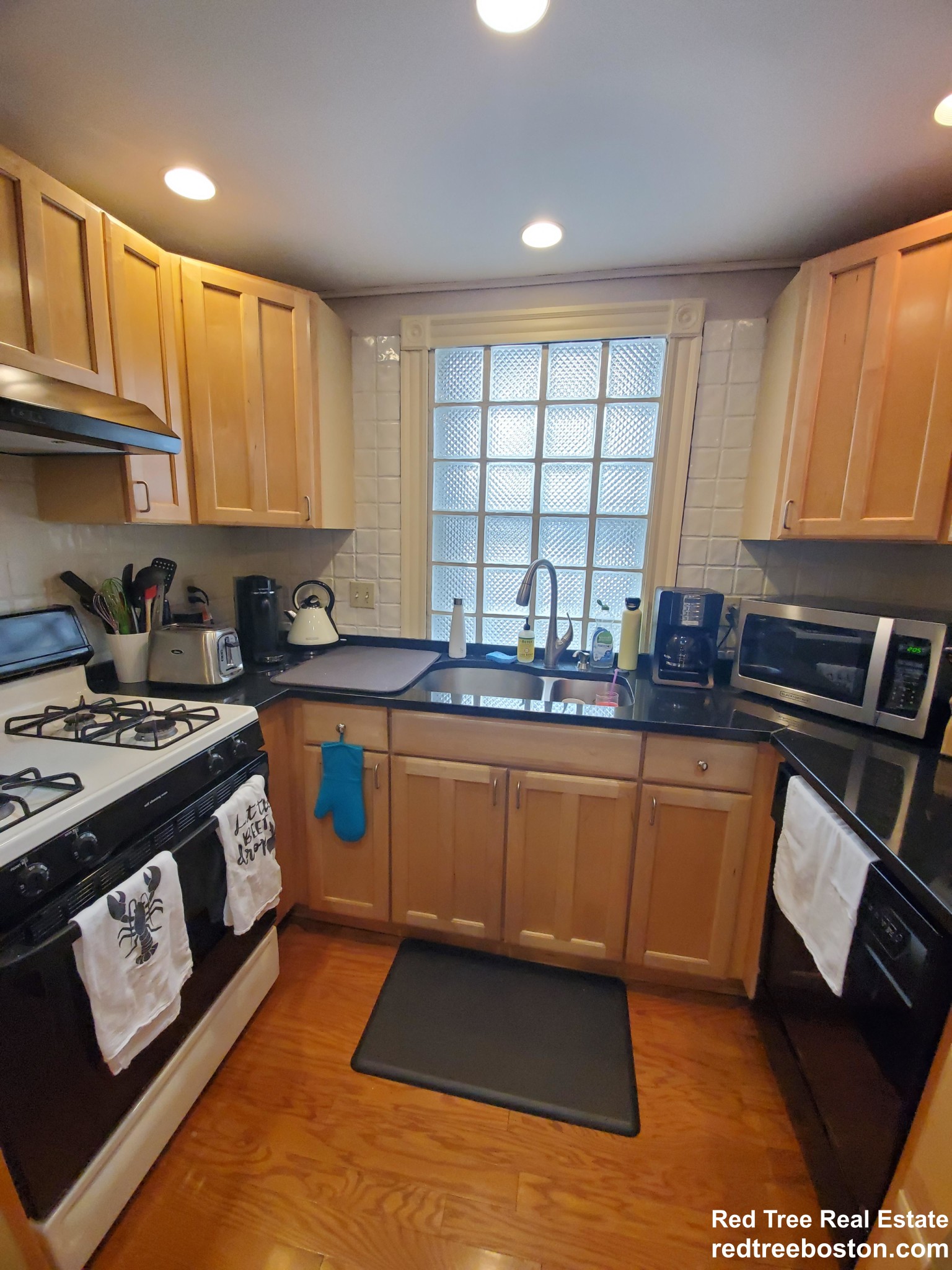 2 bed, 1 bath apartment for rent at 299 Tappan St Unit 3, Brookline — photo 10 of 17