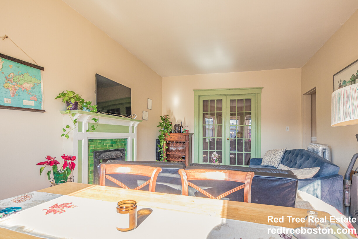 3 bed, 1 bath apartment for rent at 1307 Commonwealth Ave Unit 10, Allston — photo 8 of 11
