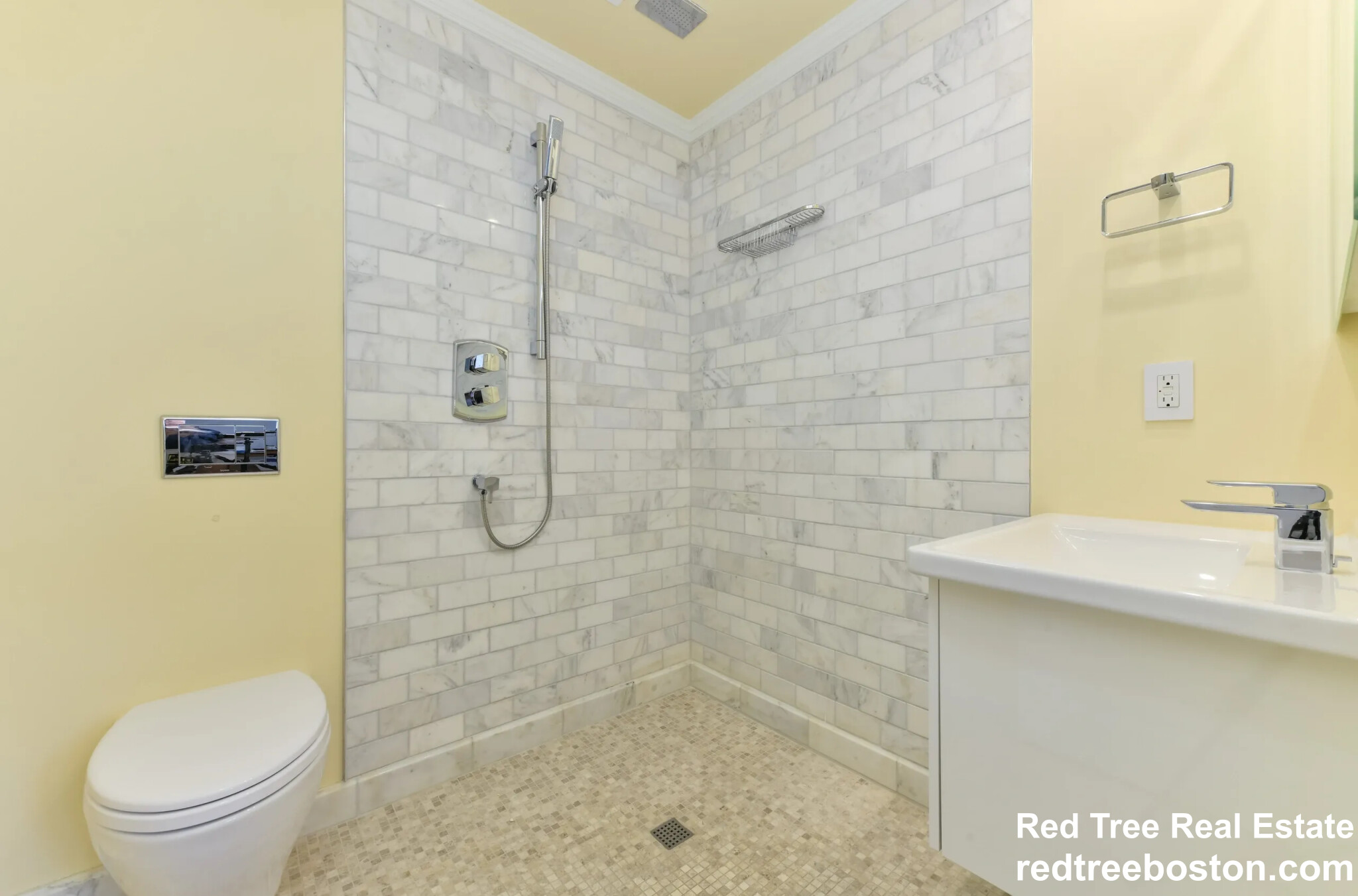 214 Beacon St, Chestnut Hill