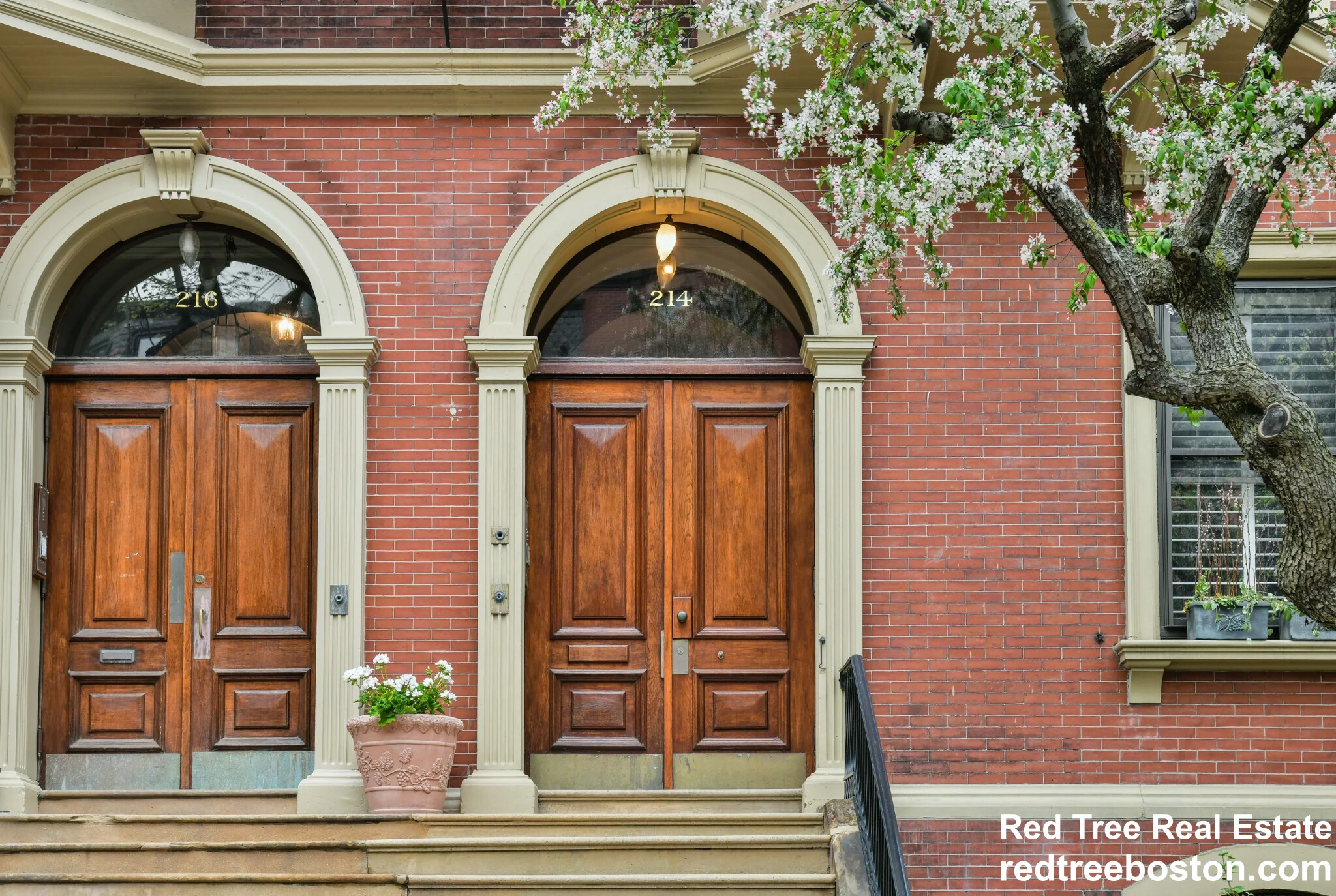 214 Beacon St, Chestnut Hill