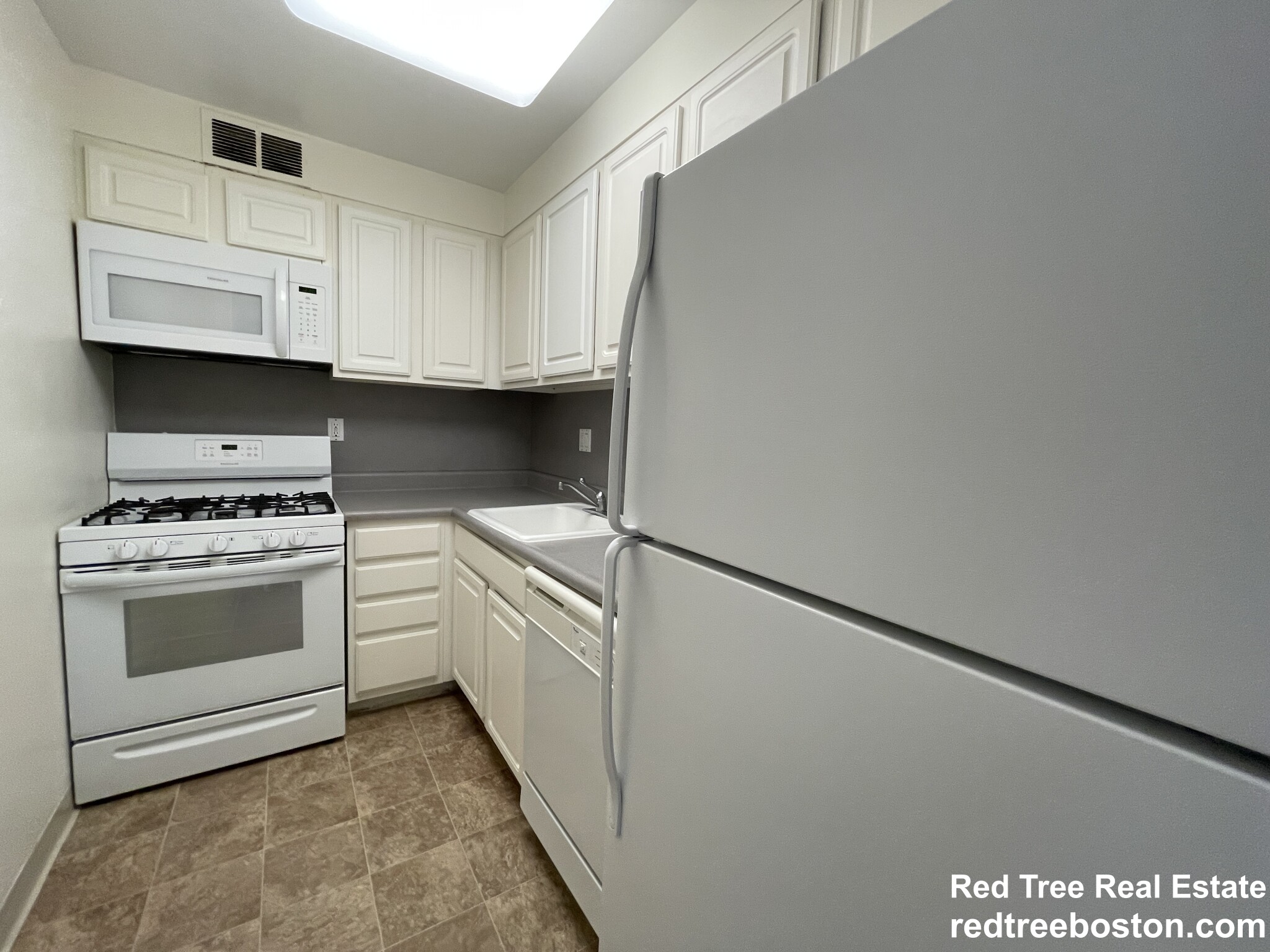 2 bed, 1.5 bath apartment for rent at 185 Freeman St Unit 832, Brookline — photo 2 of 18