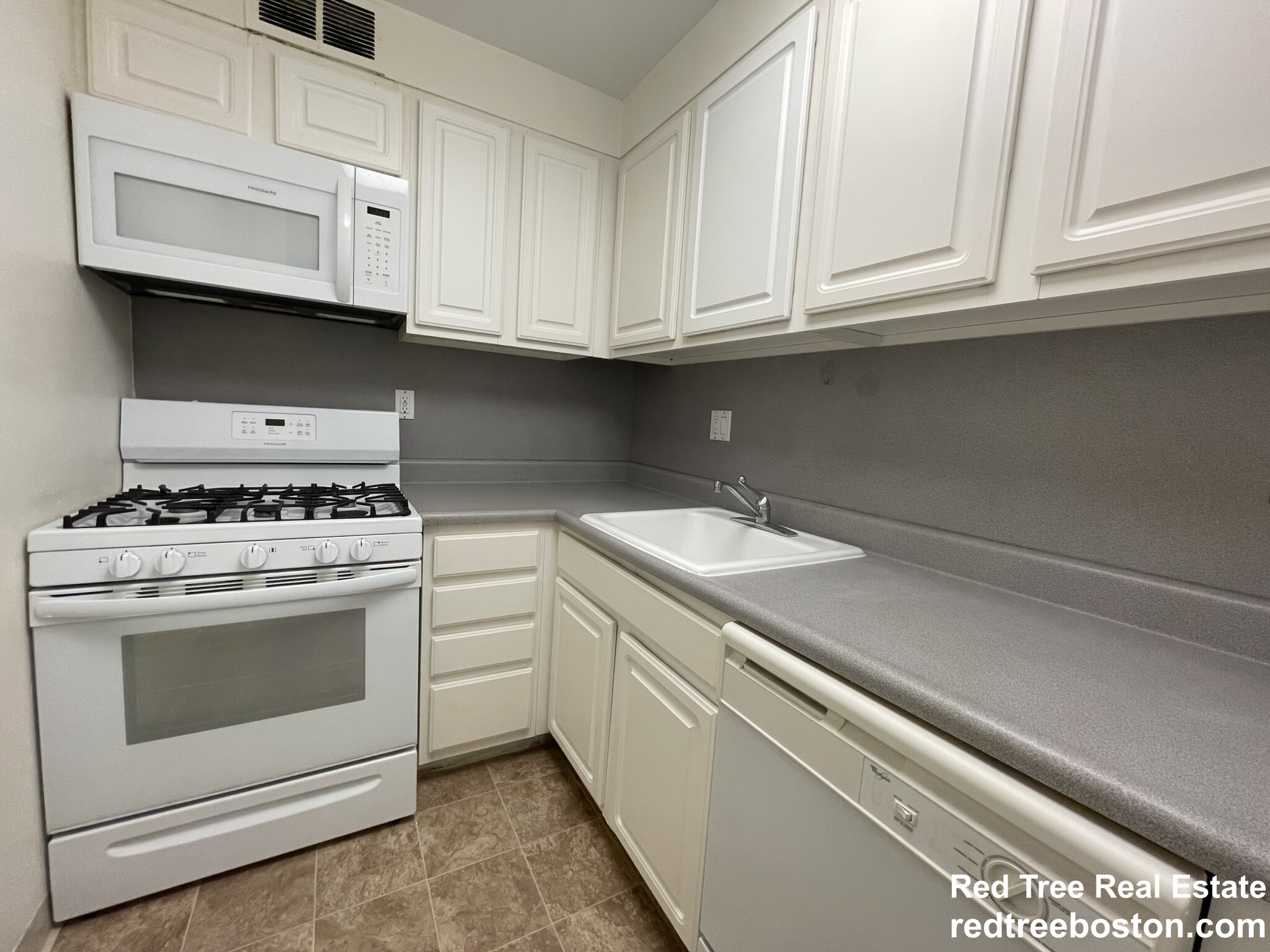 2 bed, 1.5 bath apartment for rent at 185 Freeman St Unit 832, Brookline — photo 1 of 18
