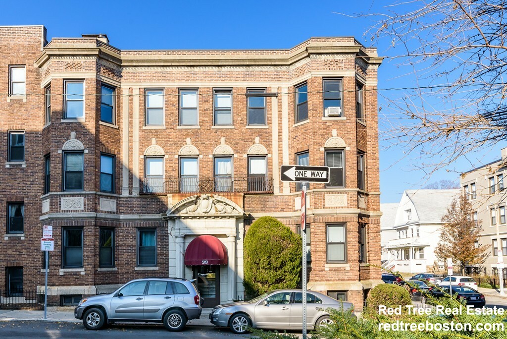 Studio bed, 1 bath apartment for rent at 39 Glenville Ave Unit 17, Allston — photo 9 of 9