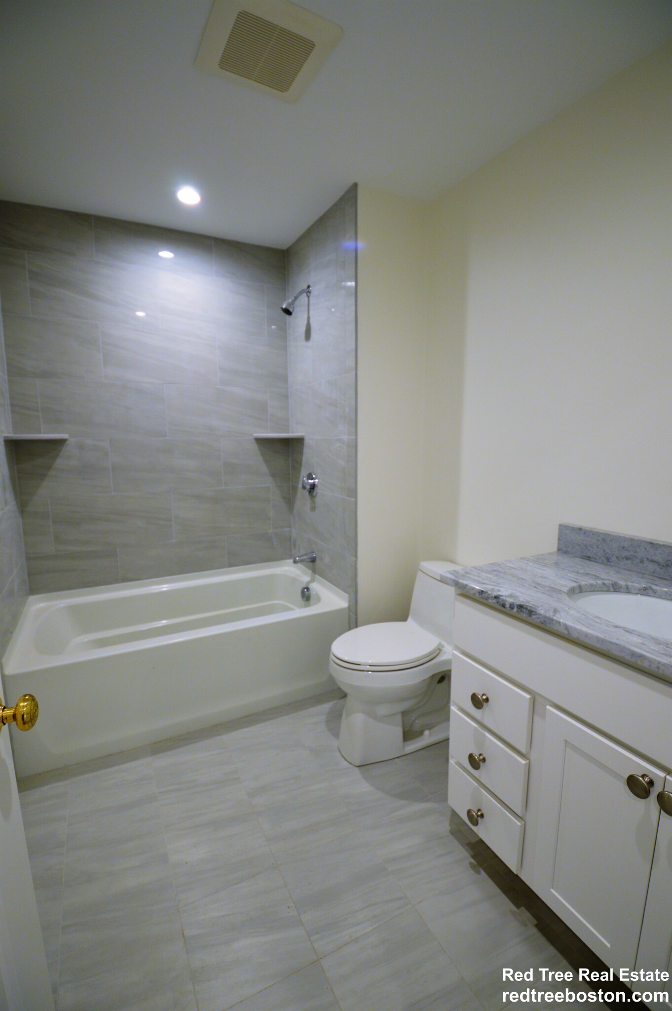 4 bed, 3 bath apartment for rent at 523 School St Unit 2, Belmont — photo 11 of 32