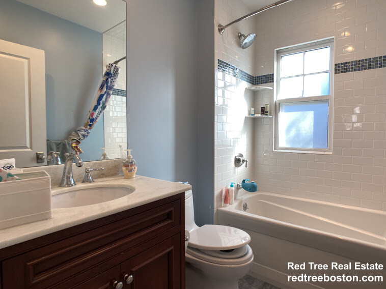 7 Acron Rd, Brookline Village