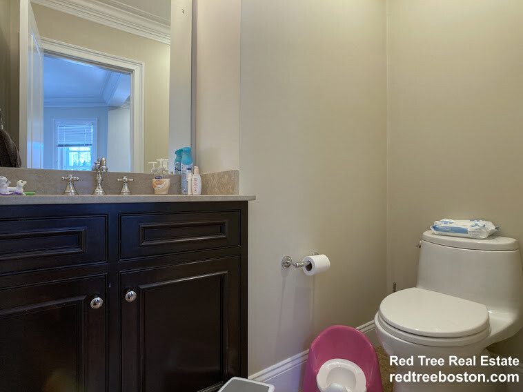 7 Acron Rd, Brookline Village