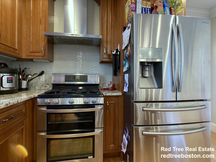 7 Acron Rd, Brookline Village