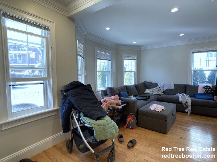 7 Acron Rd, Brookline Village