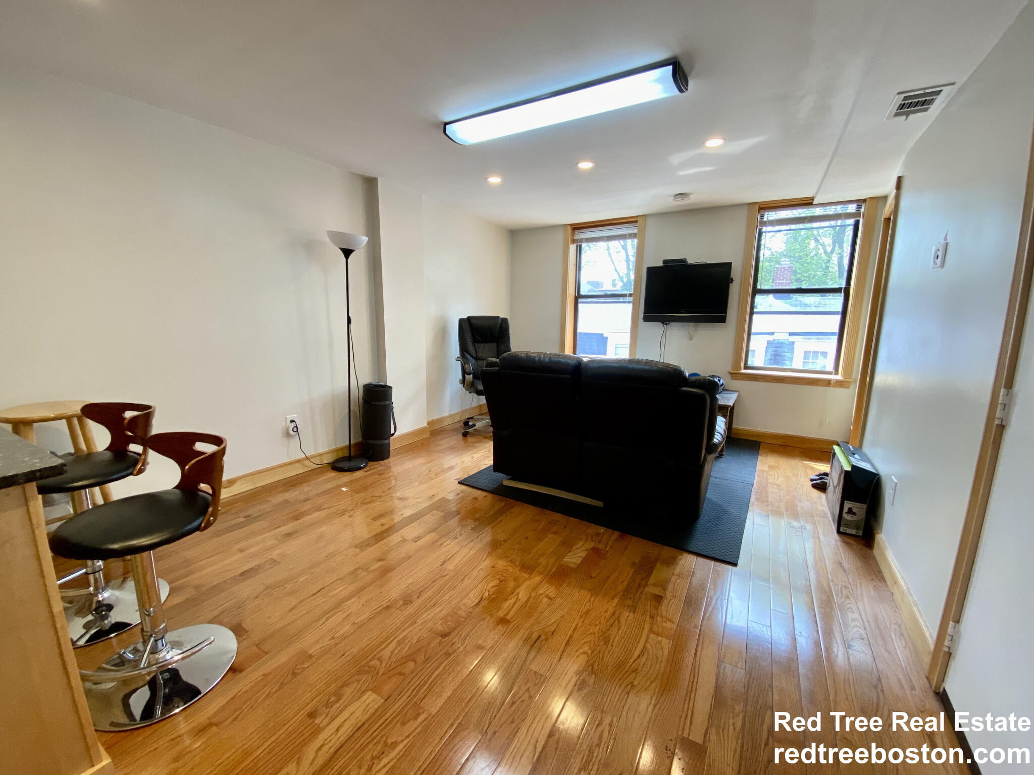 11 Tabor Pl, Brookline Village