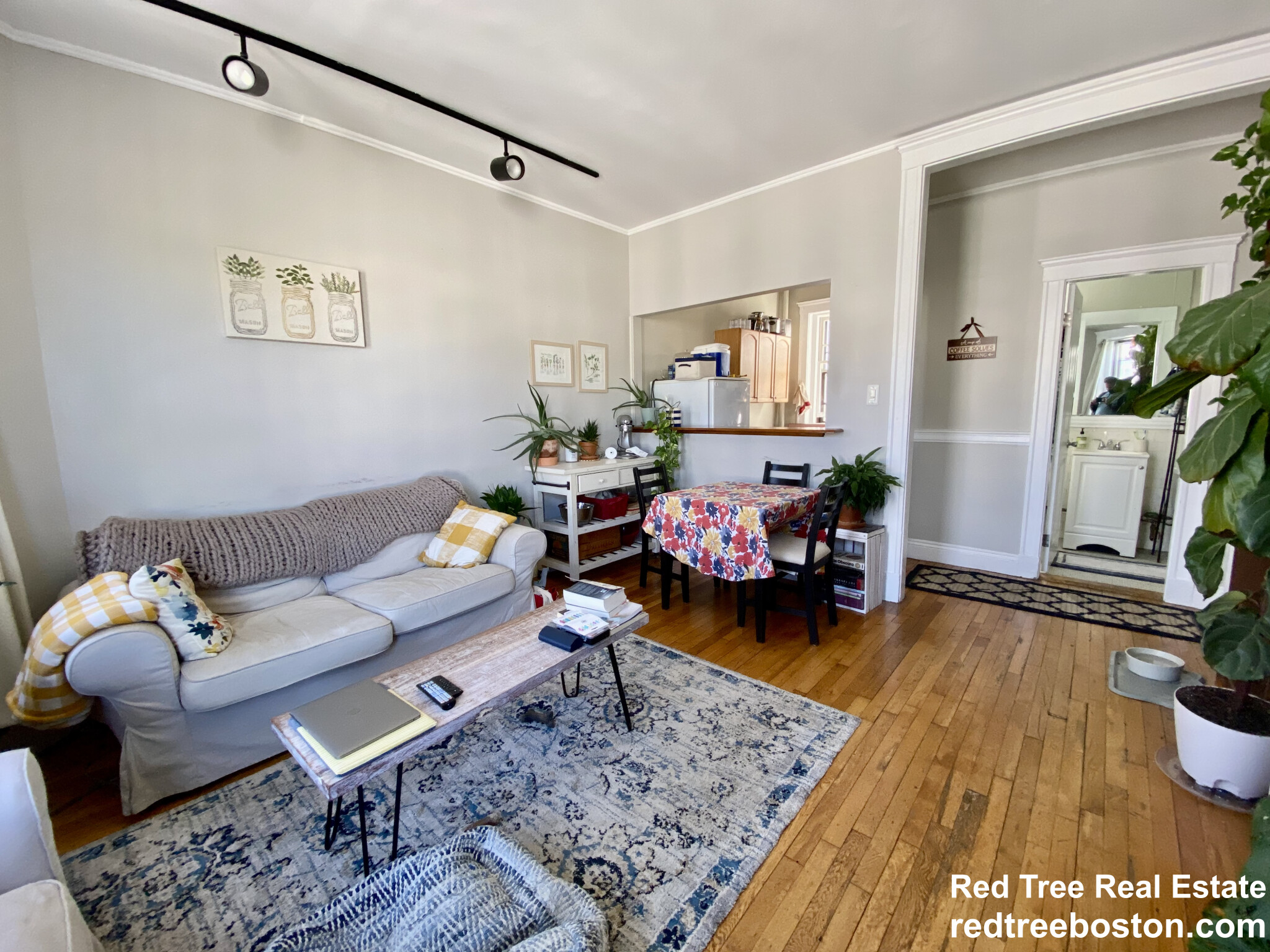 1572 Commonwealth Ave, Brighton