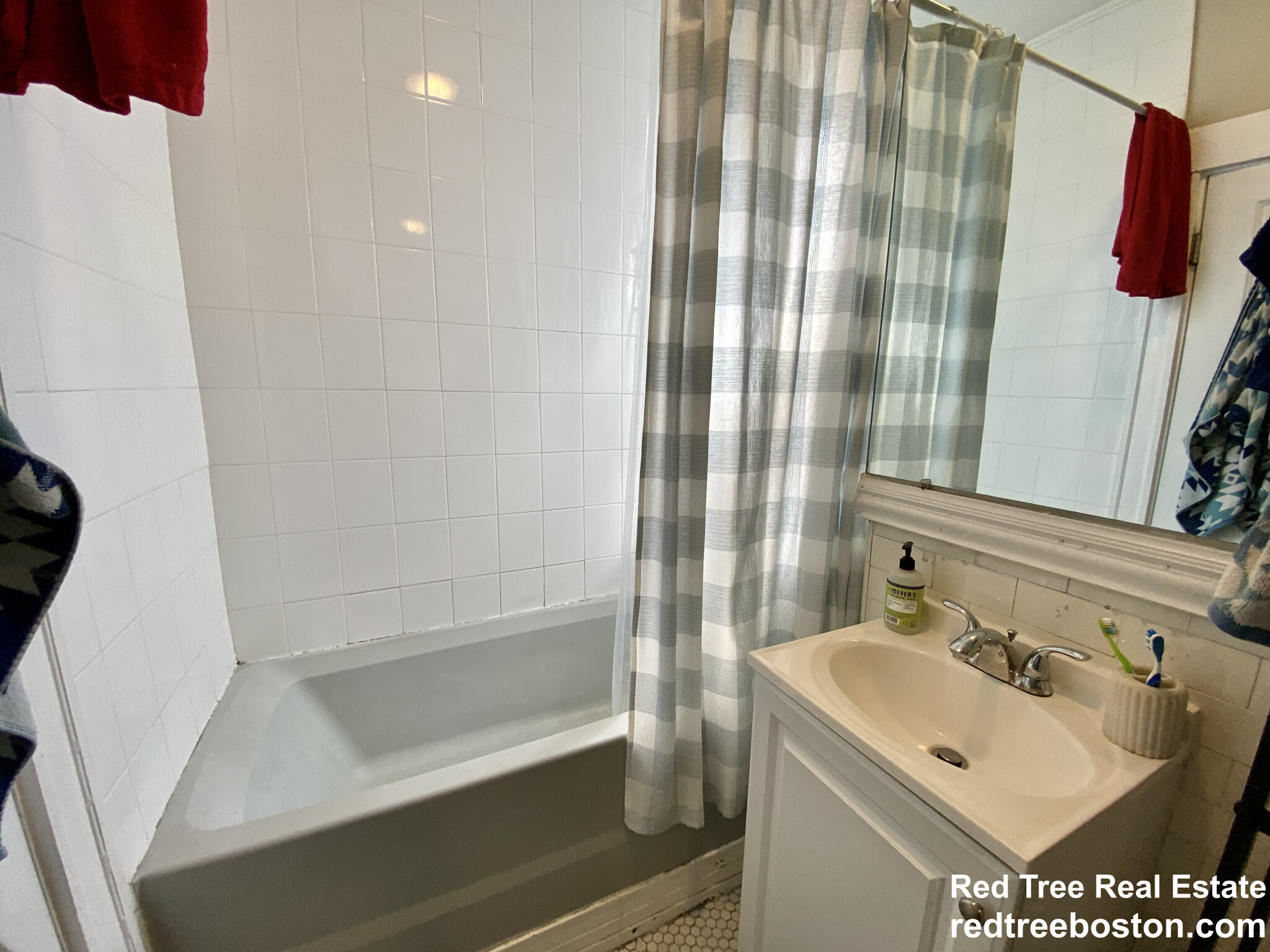 1572 Commonwealth Ave, Brighton