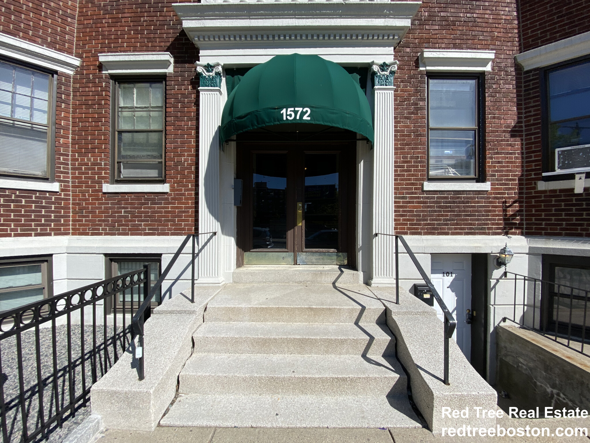 1572 Commonwealth Ave, Brighton