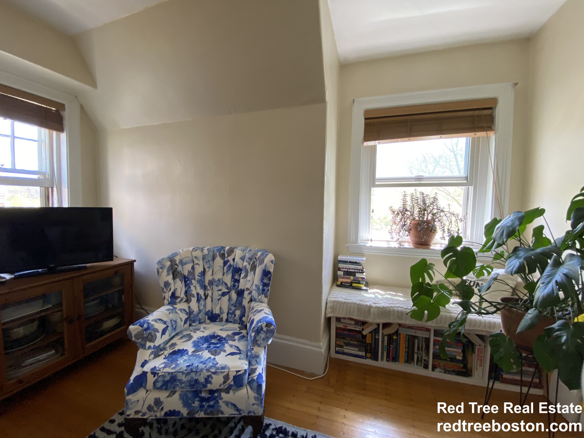 1748 Beacon St, Brookline Hills