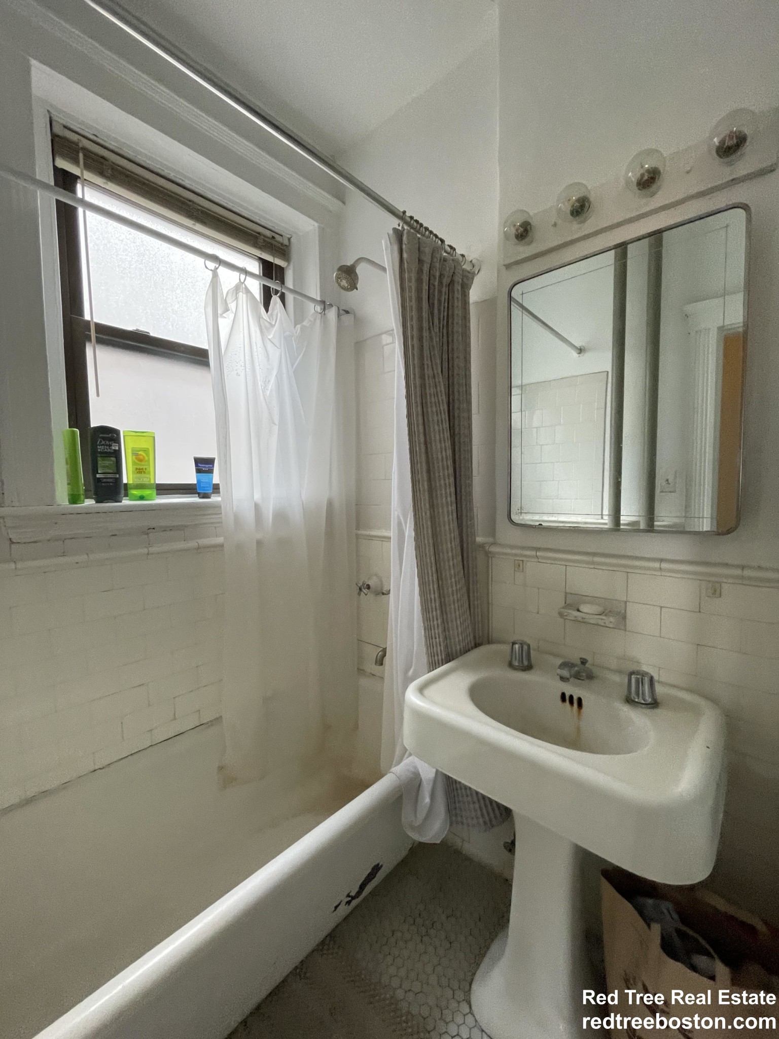 35 Mount Hood Rd, Brighton