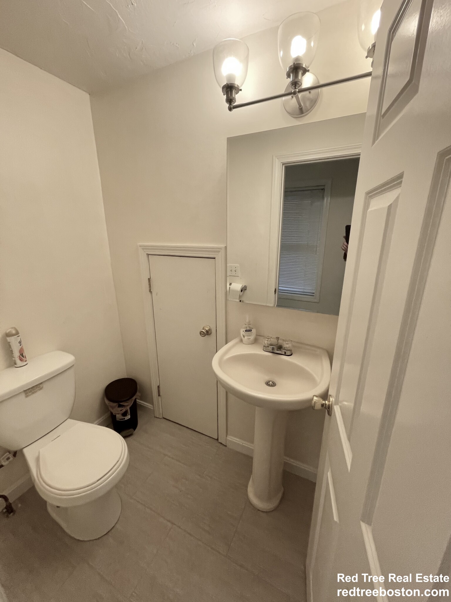 24 Lawn St, Mission Hill