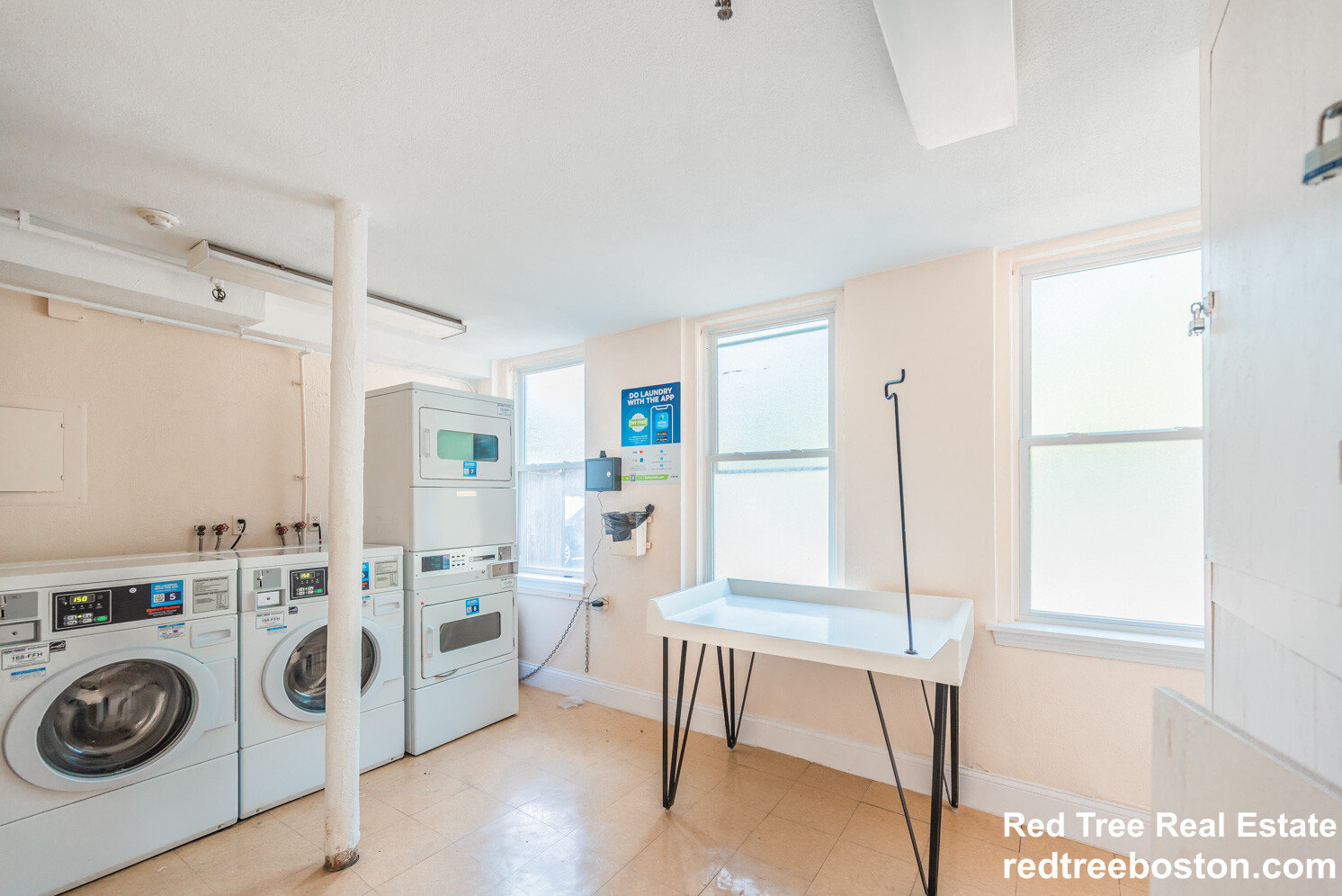 Studio bed, 1 bath apartment for rent at 1411 Commonwealth Ave Unit 404, Brighton — photo 7 of 9