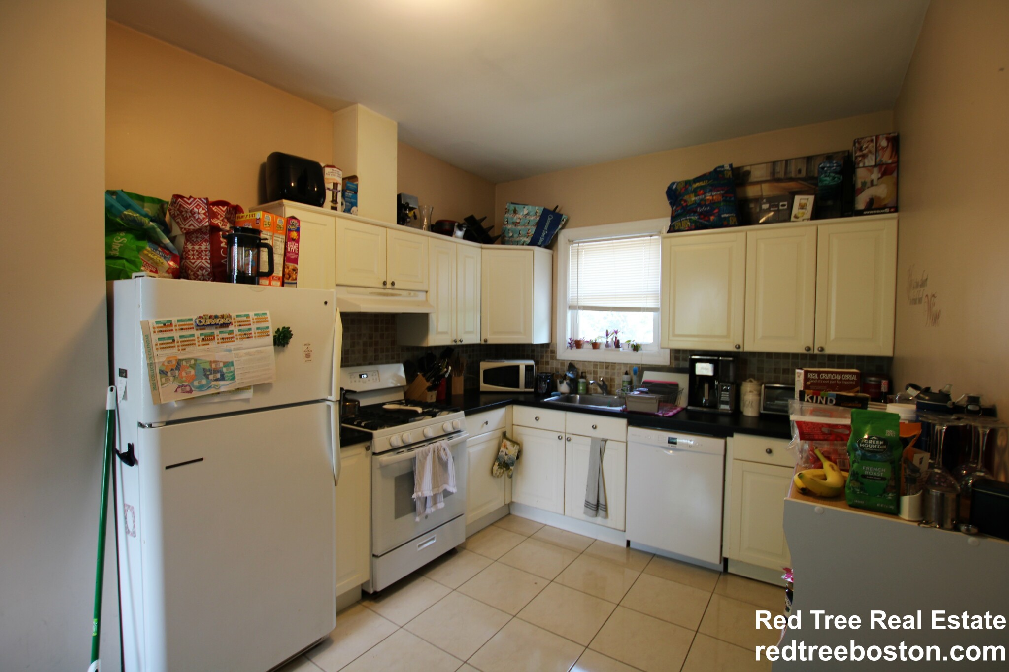 3 bed, 1 bath apartment for rent at 12 Phillips St Unit 2, Watertown — photo 3 of 15
