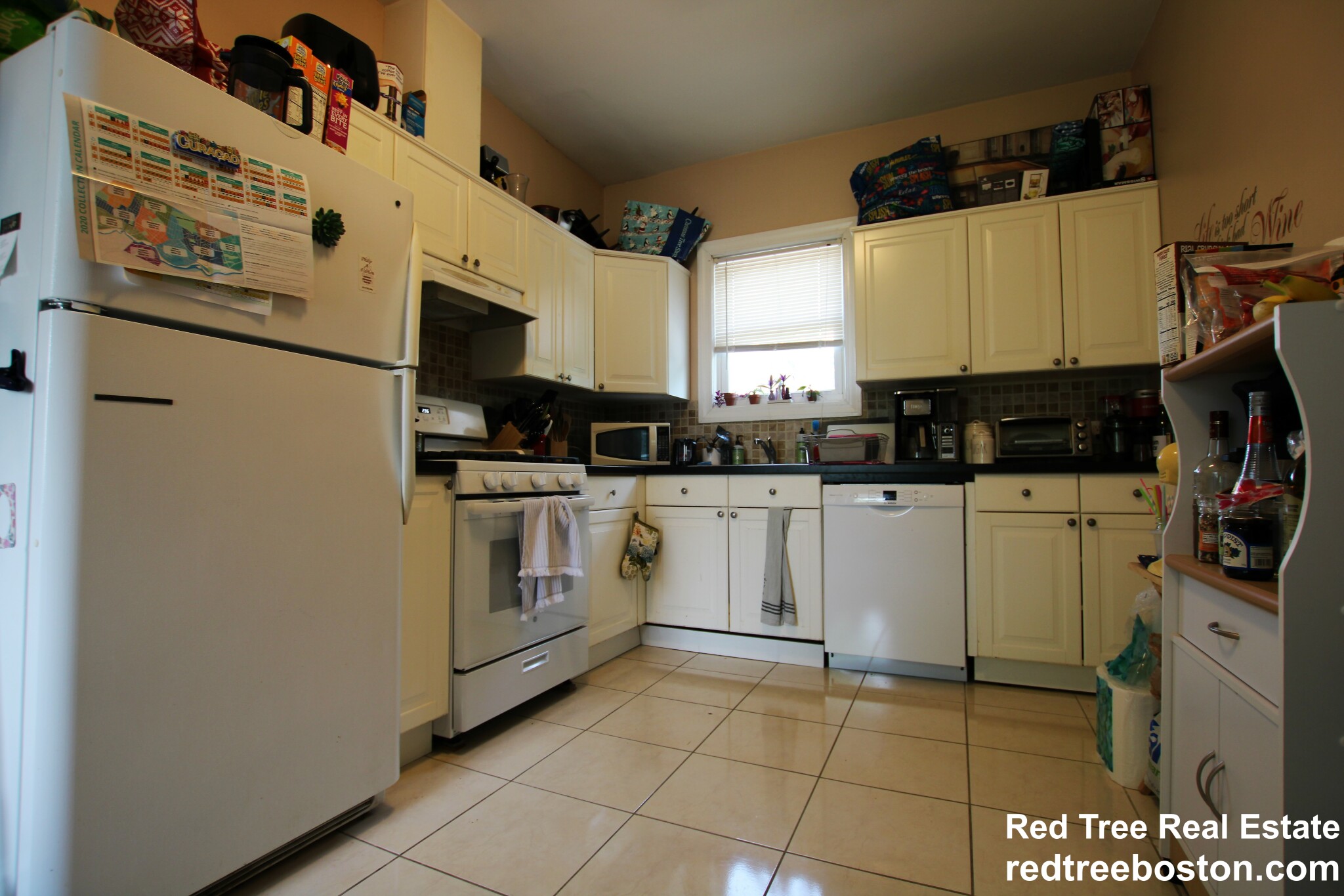 3 bed, 1 bath apartment for rent at 12 Phillips St Unit 2, Watertown — photo 4 of 15