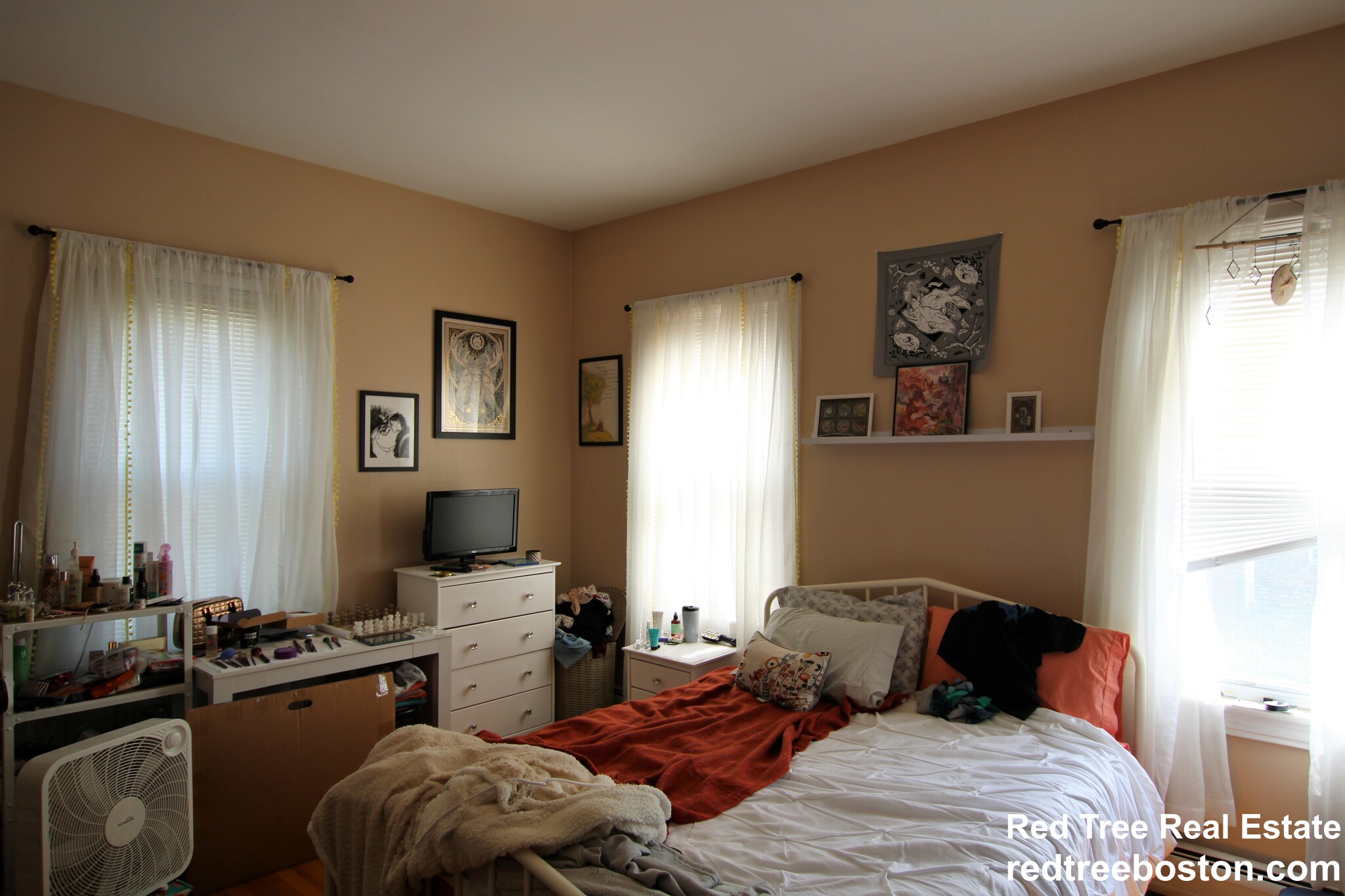 3 bed, 1 bath apartment for rent at 12 Phillips St Unit 2, Watertown — photo 11 of 15