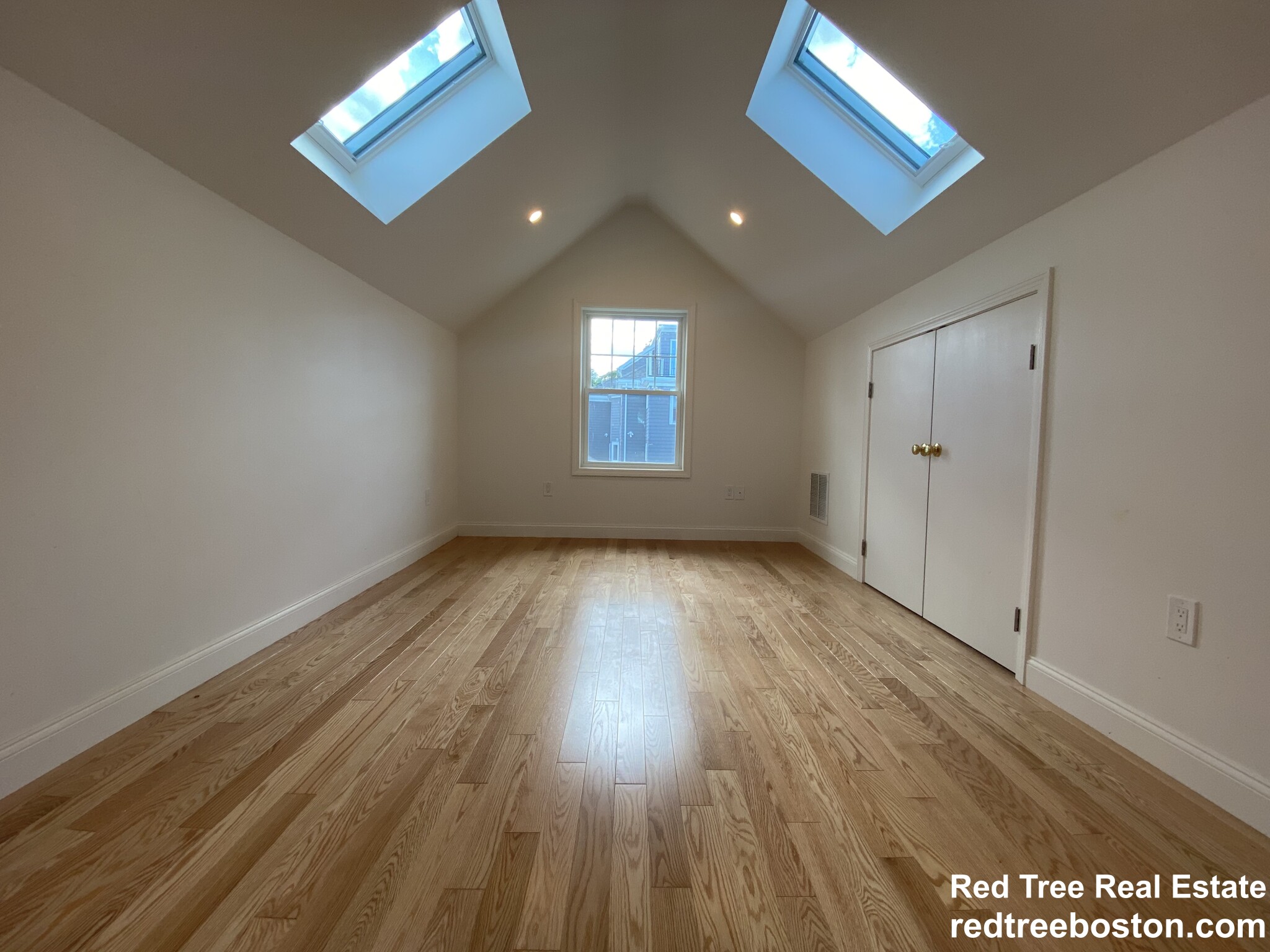4 bed, 3 bath apartment for rent at 523 School St Unit 2, Belmont — photo 26 of 32