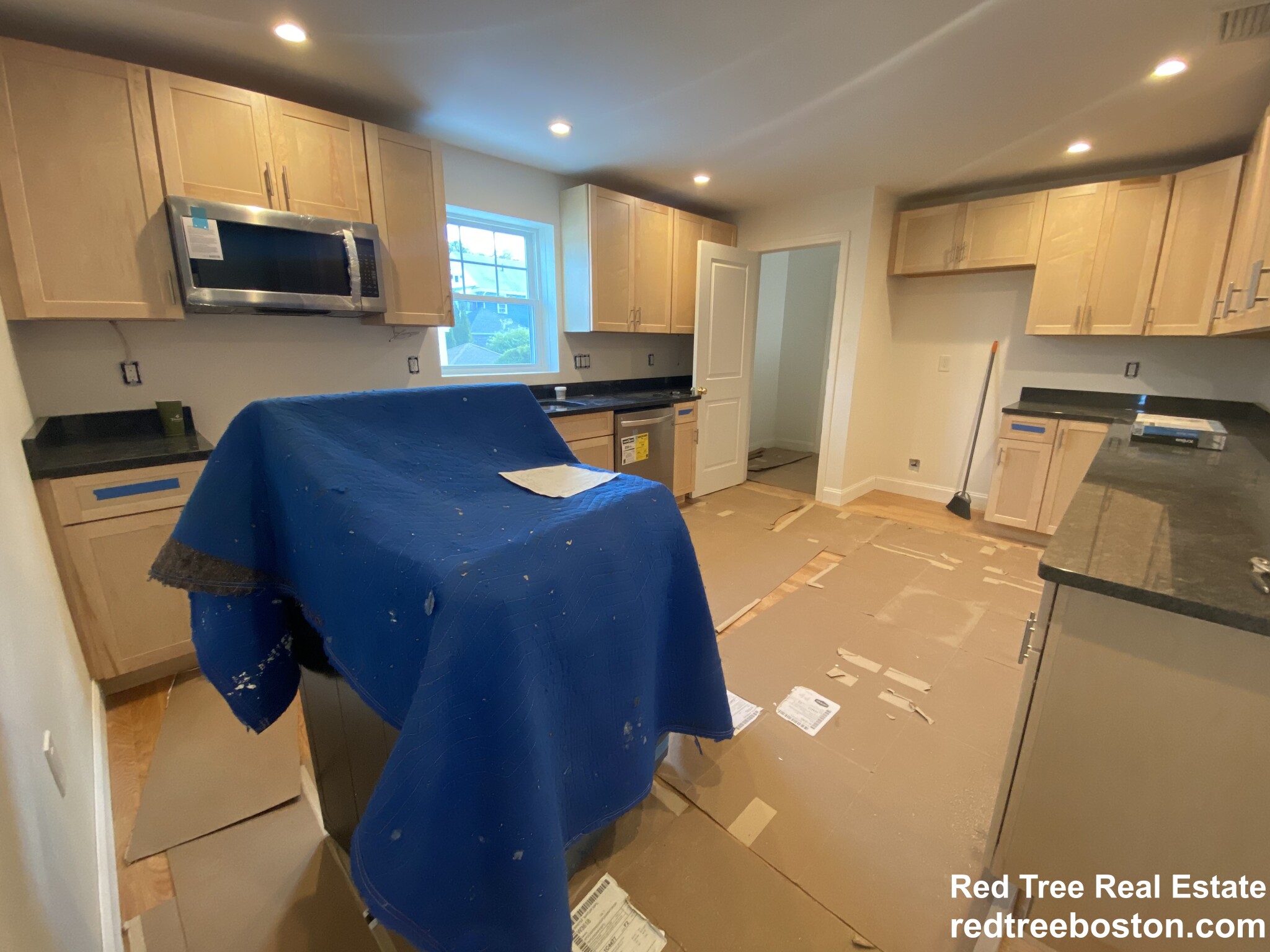 4 bed, 3 bath apartment for rent at 523 School St Unit 2, Belmont — photo 29 of 32
