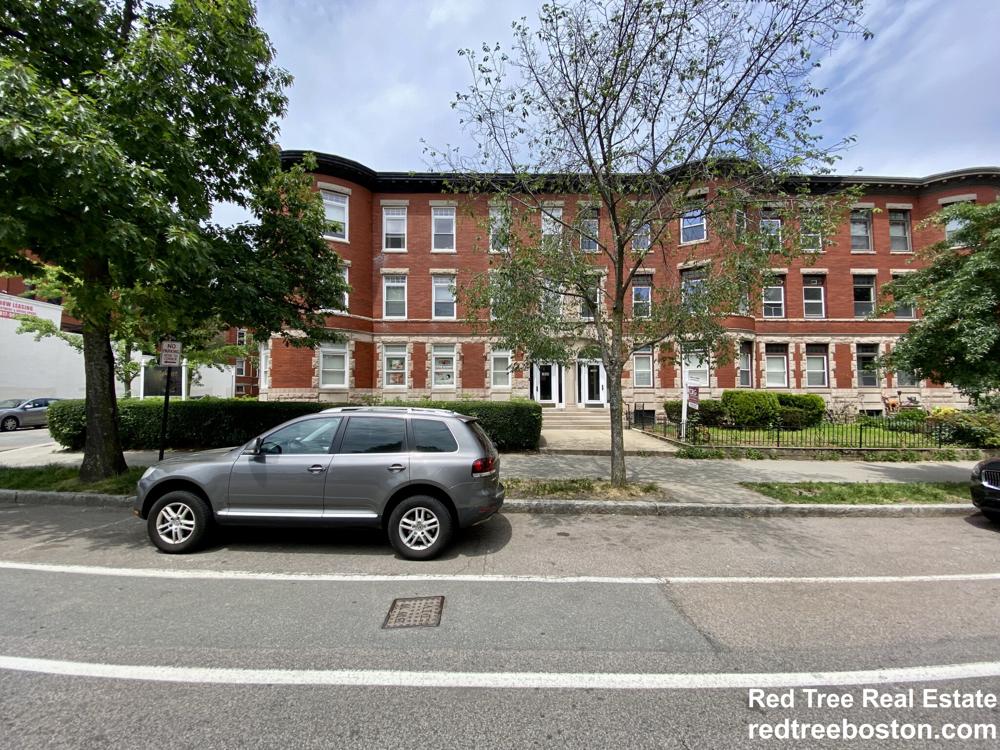1908 Beacon St, Chestnut Hill
