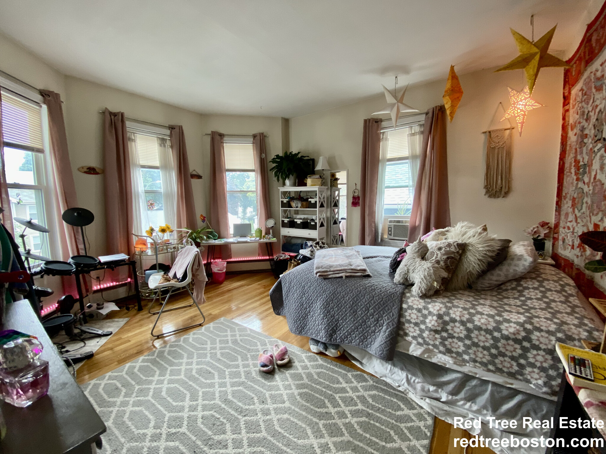 1498 Centre St, Roslindale