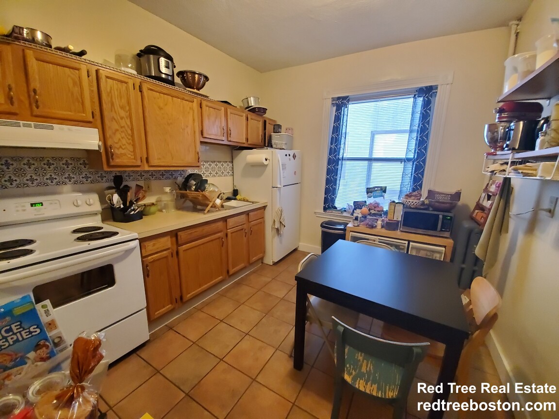 1694 Beacon St, Brookline