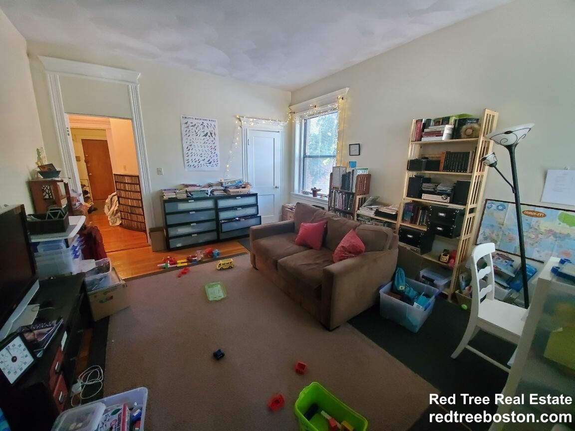 1694 Beacon St, Brookline